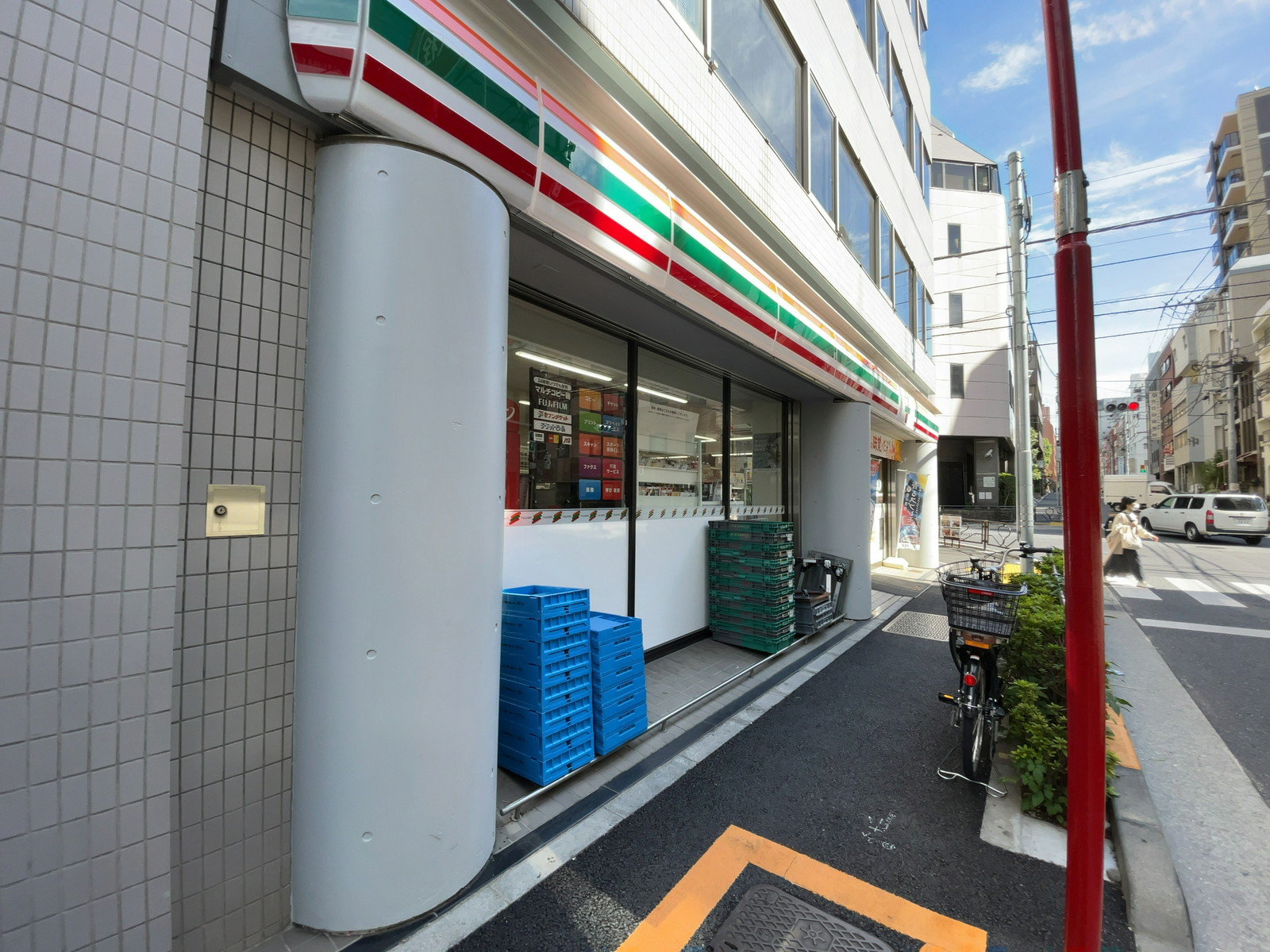 徒歩2分のセブンイレブン 本郷店
