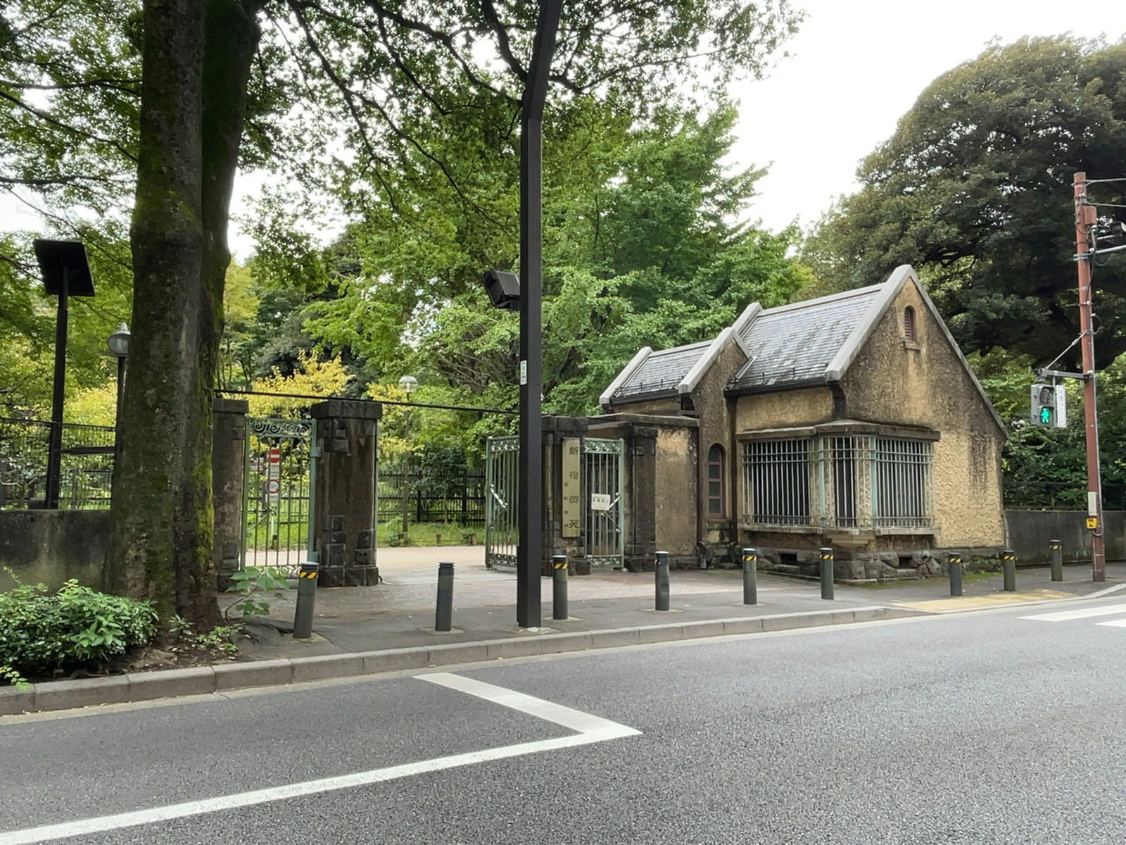 付近の新宿御苑
