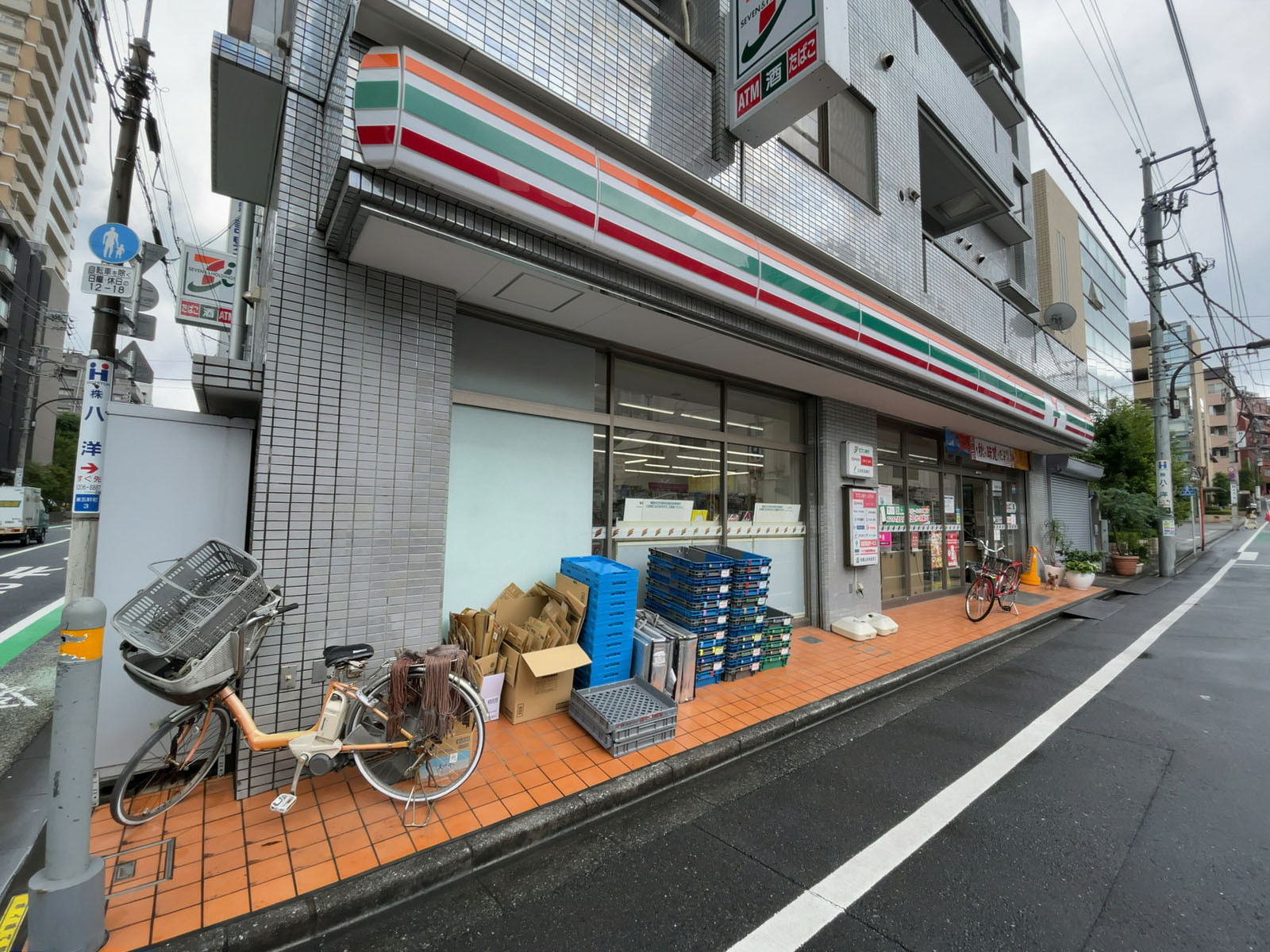 徒歩2分のセブンイレブン 新宿東五軒町店