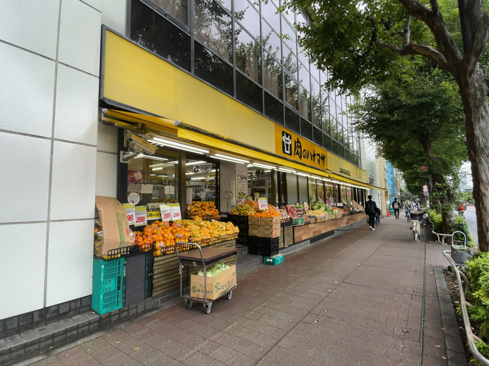 徒歩1分の肉のハナマサ 市ヶ谷店