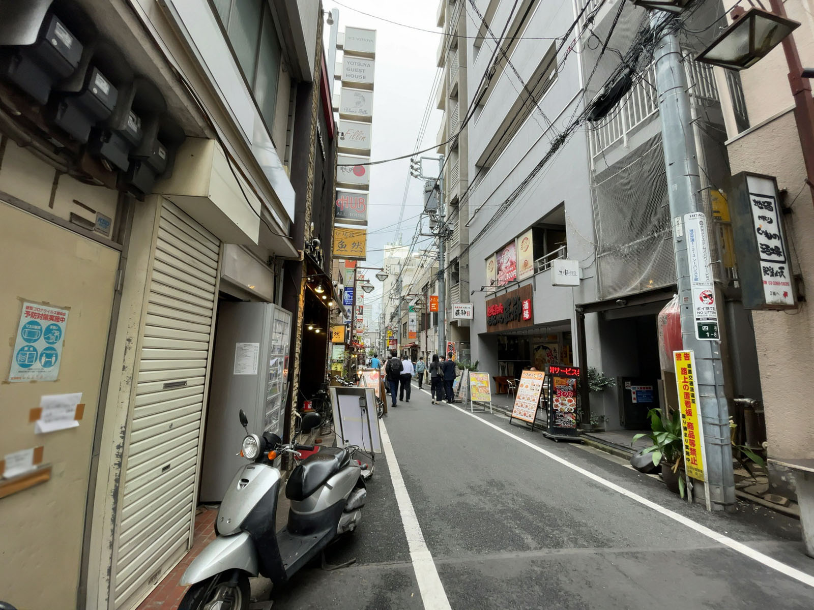 第2鹿倉ビル前面の通り
