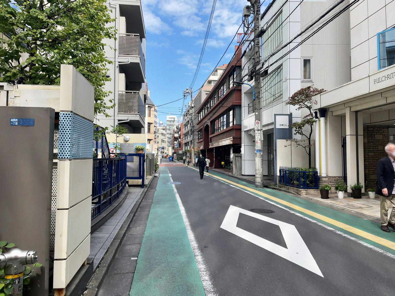 コルティーレ高田馬場前面の通り