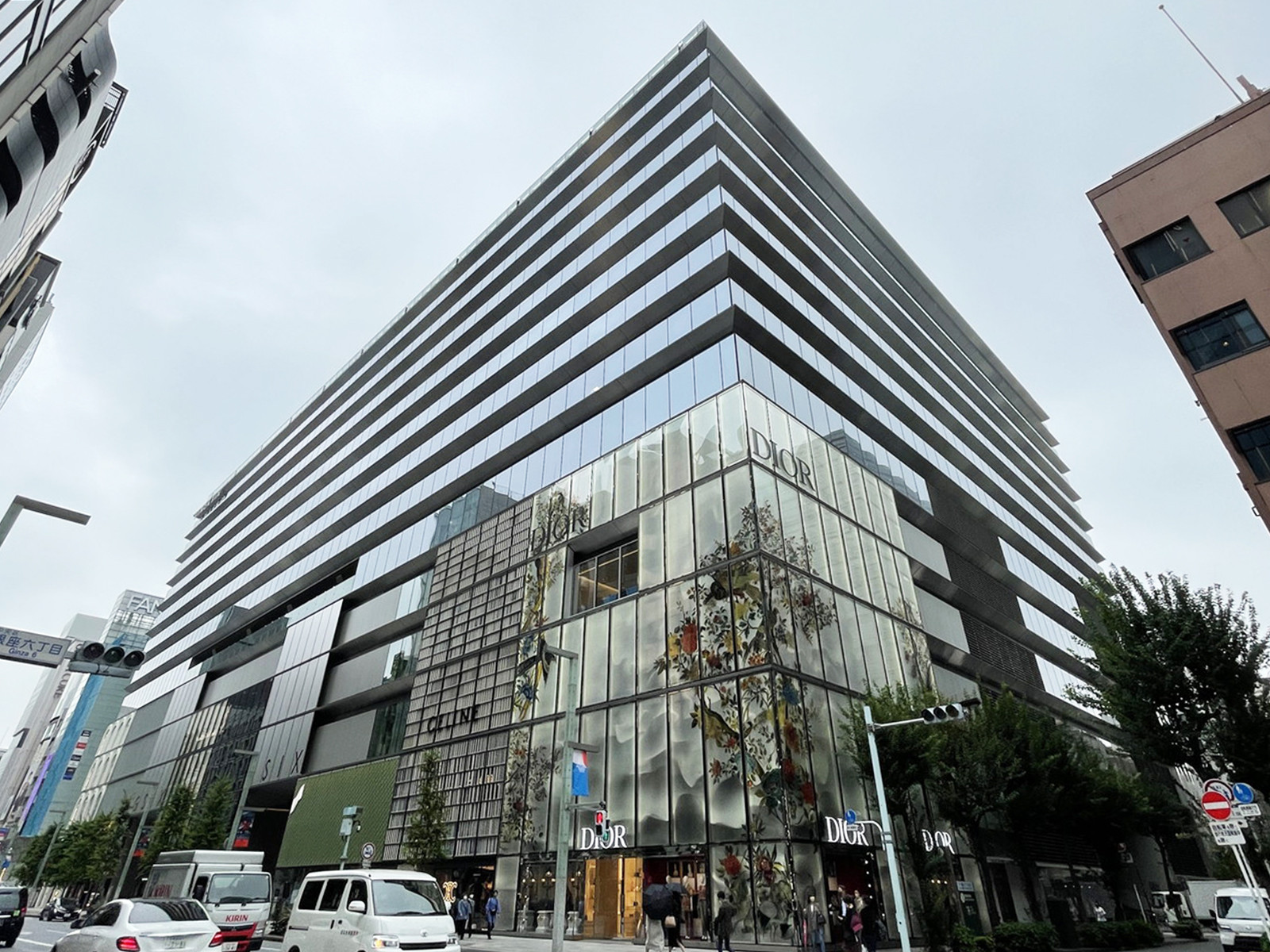 付近のGINZA SIX