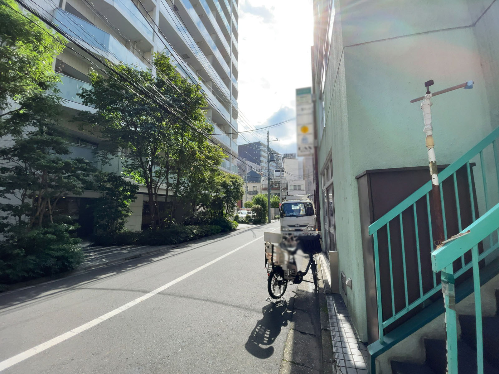 みどりビル前面の通り