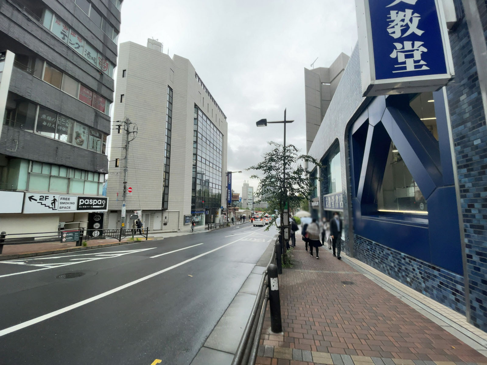五番町グランドビル前面の通り
