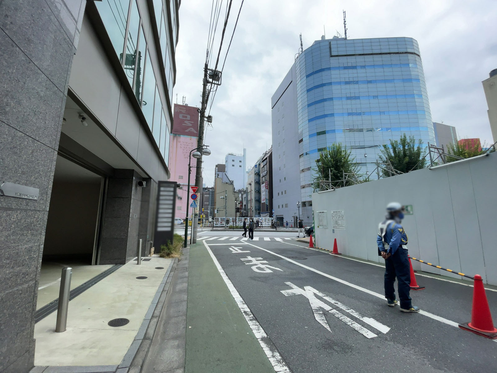 KDX池袋ビル前面の通り