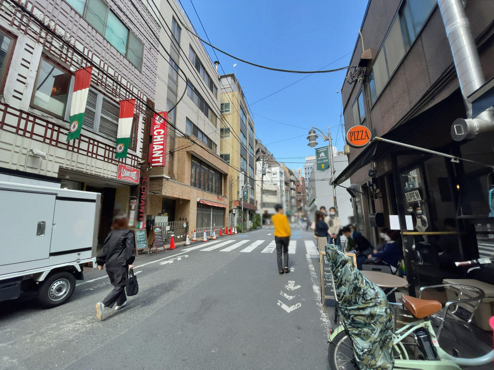 西池袋渡辺ビル前面の通り