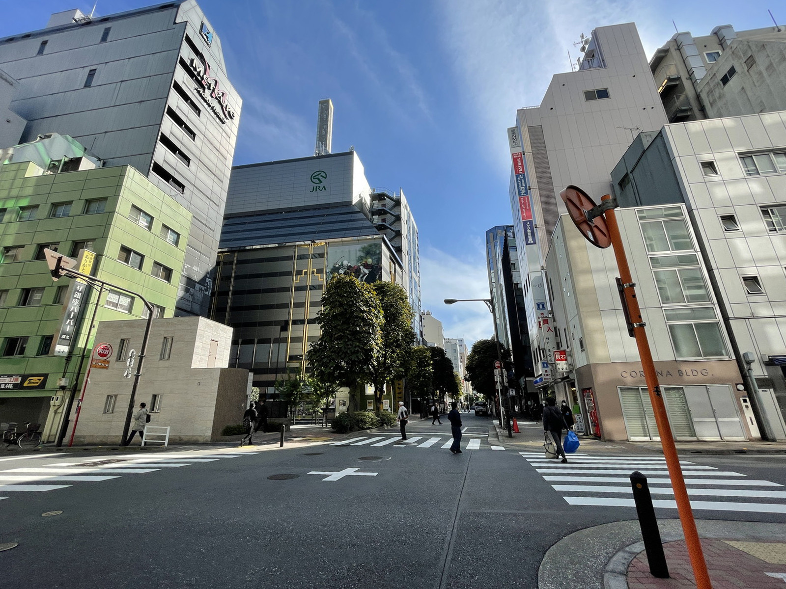 オーク銀座ビル前面の通り