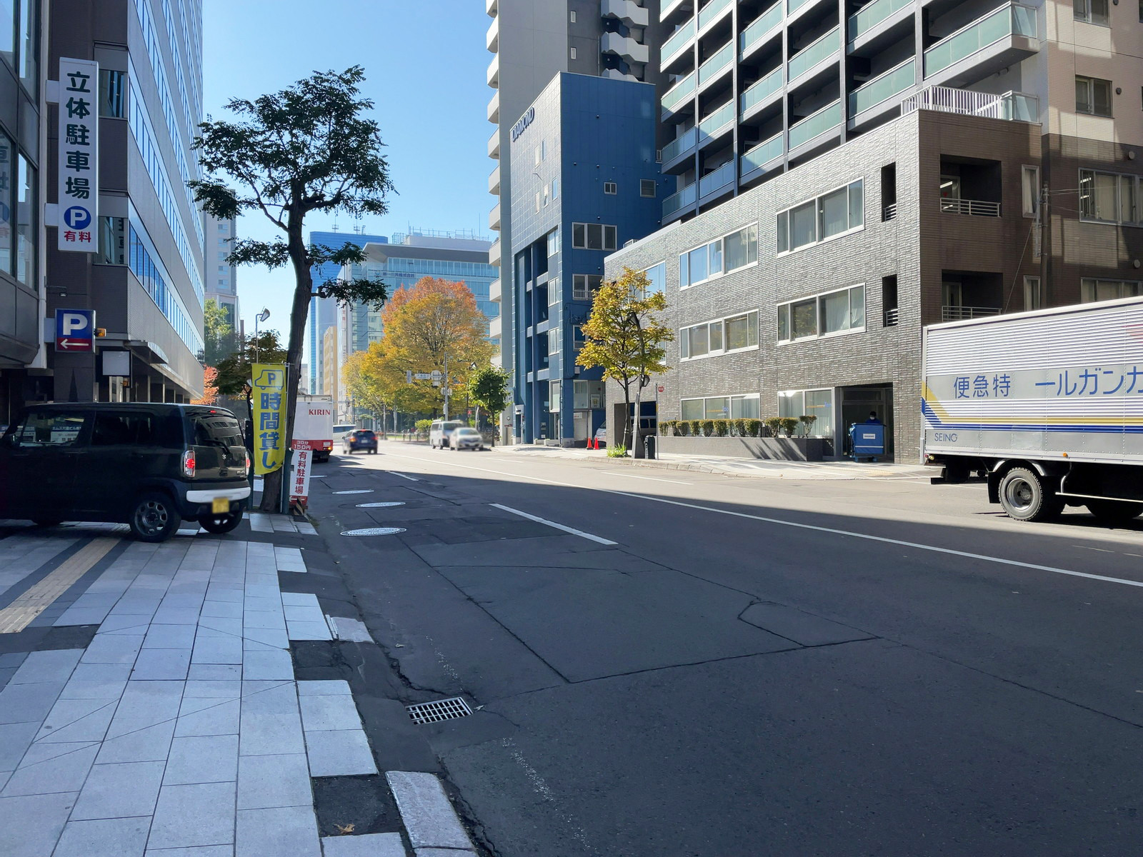 パシフィックマークス札幌北1条前面の西8丁目通