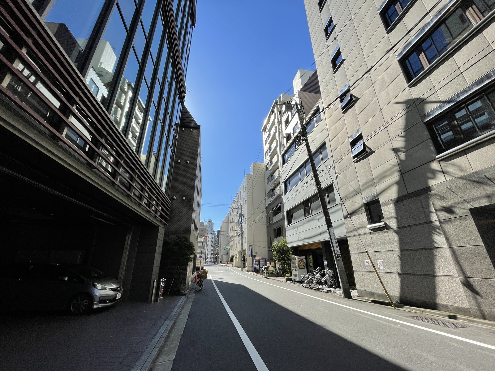 安和宝町ビル前面の通り
