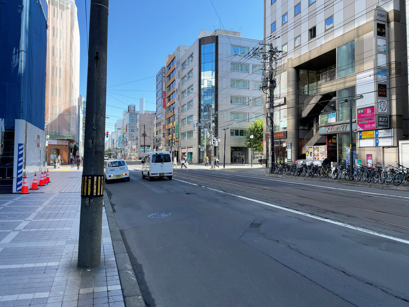 旭川信金ビル前面の南1条通
