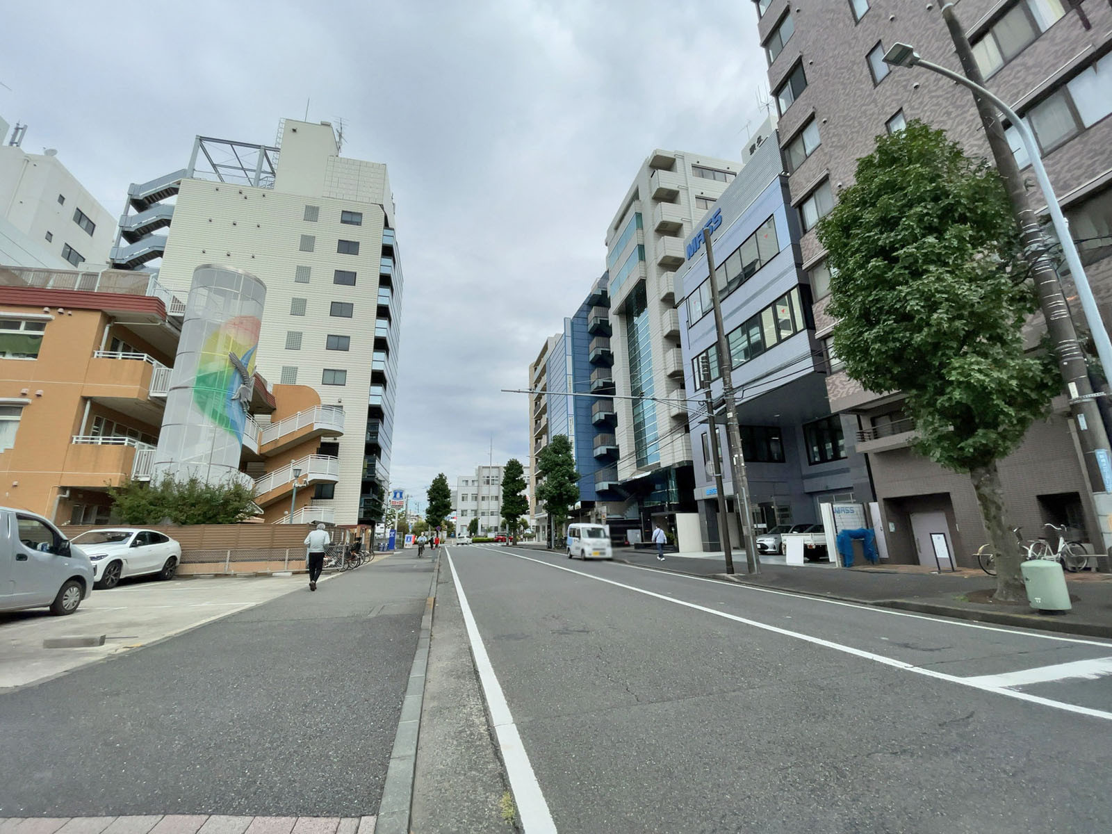 宗久ビル前面の通り