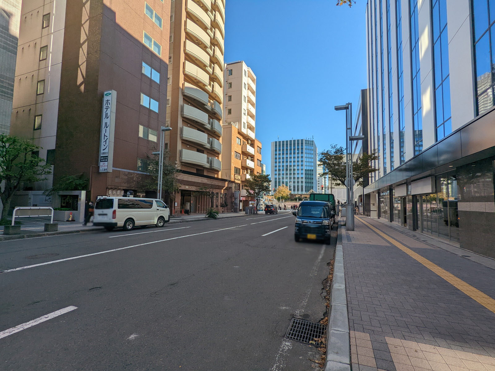 J1札幌北口ビル前面の通り