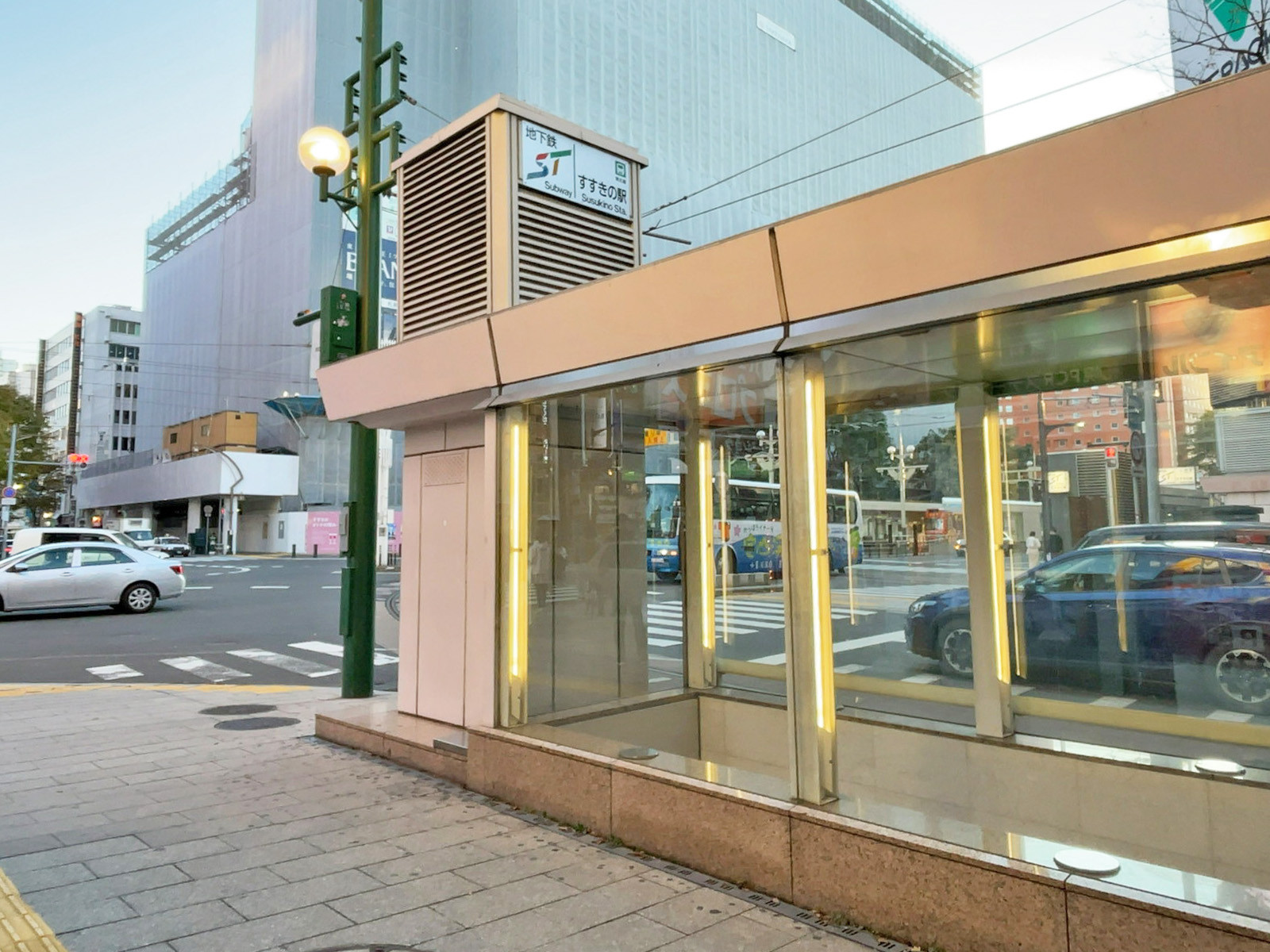 「すすきの駅」より徒歩圏内