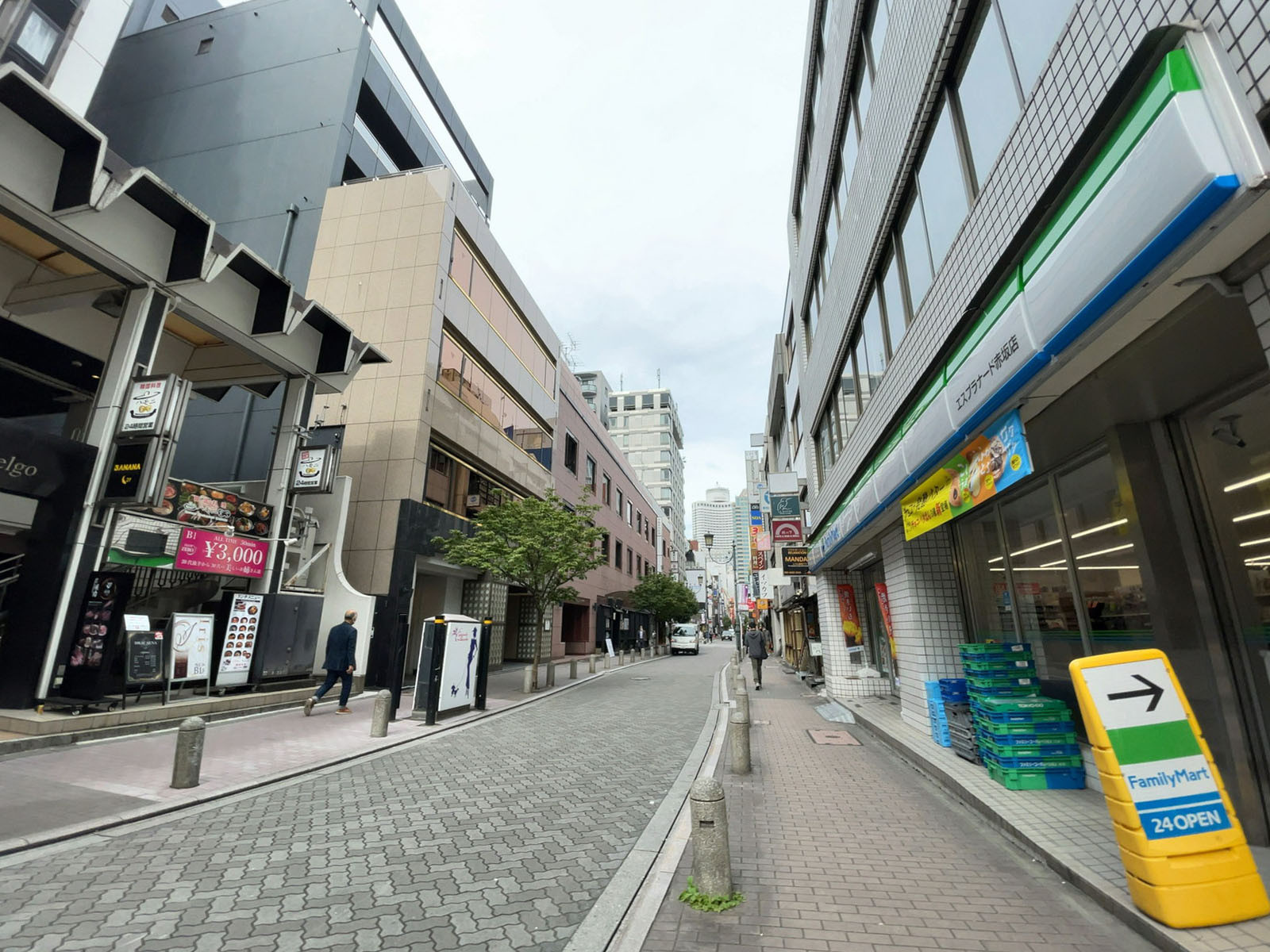赤坂HMビル前面の通り