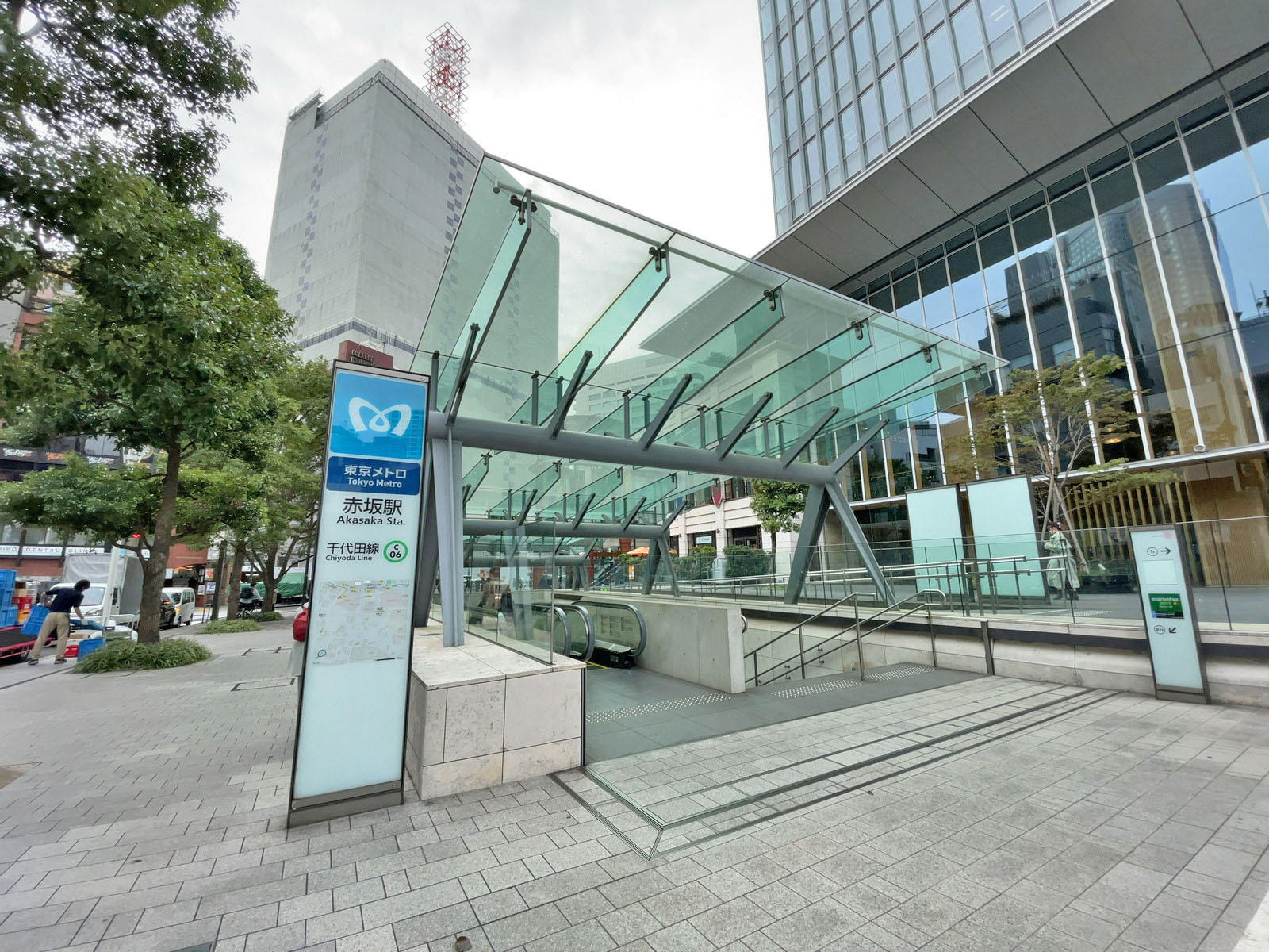 最寄りの「赤坂駅」