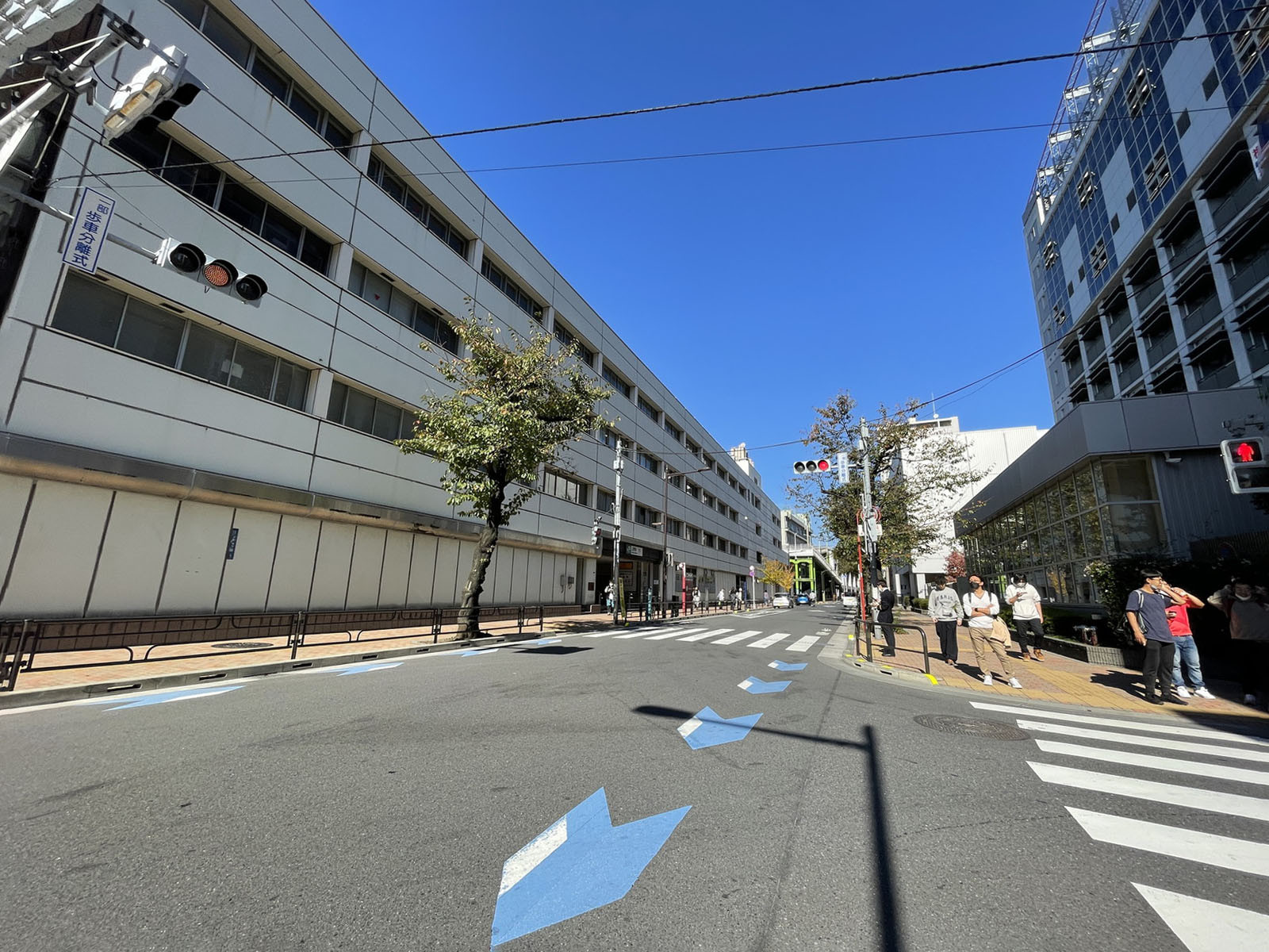 付近の入谷口通り