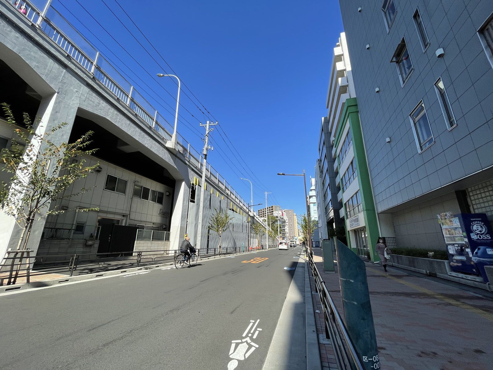 付近の入谷口通り
