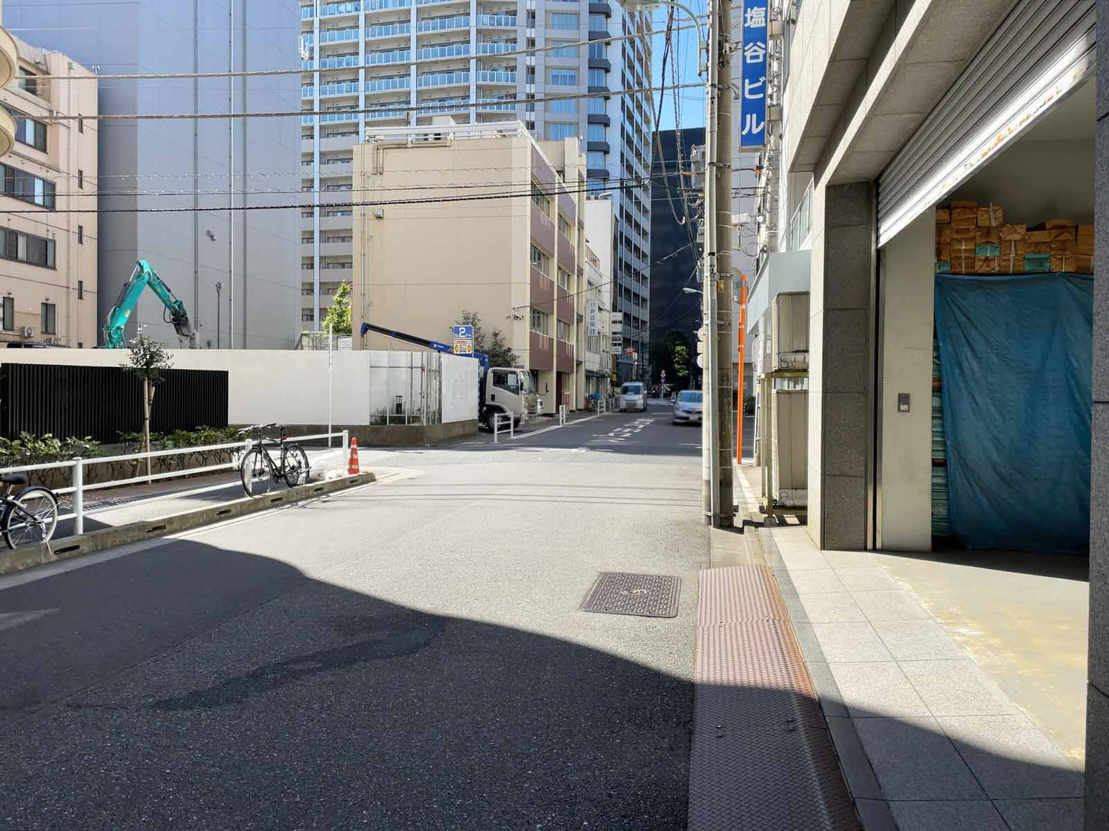 YHビル前面の通り