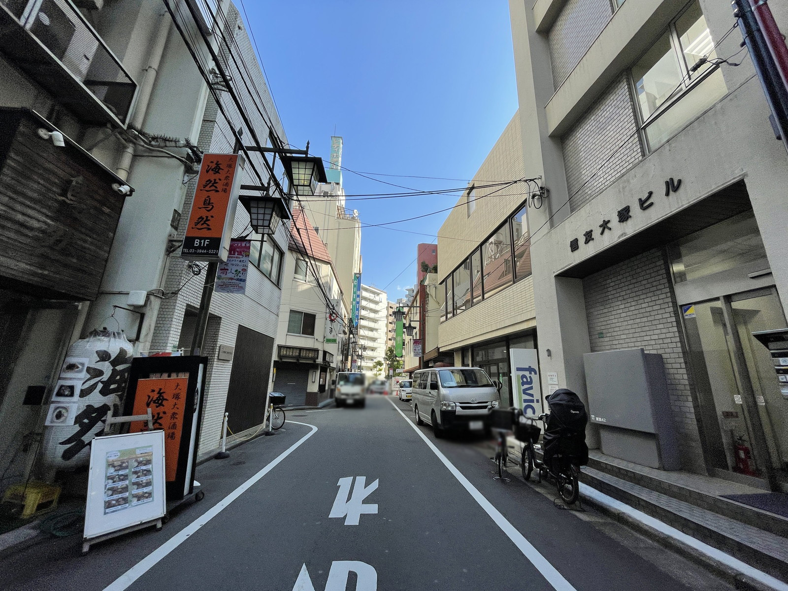 金子ビル前面の通り