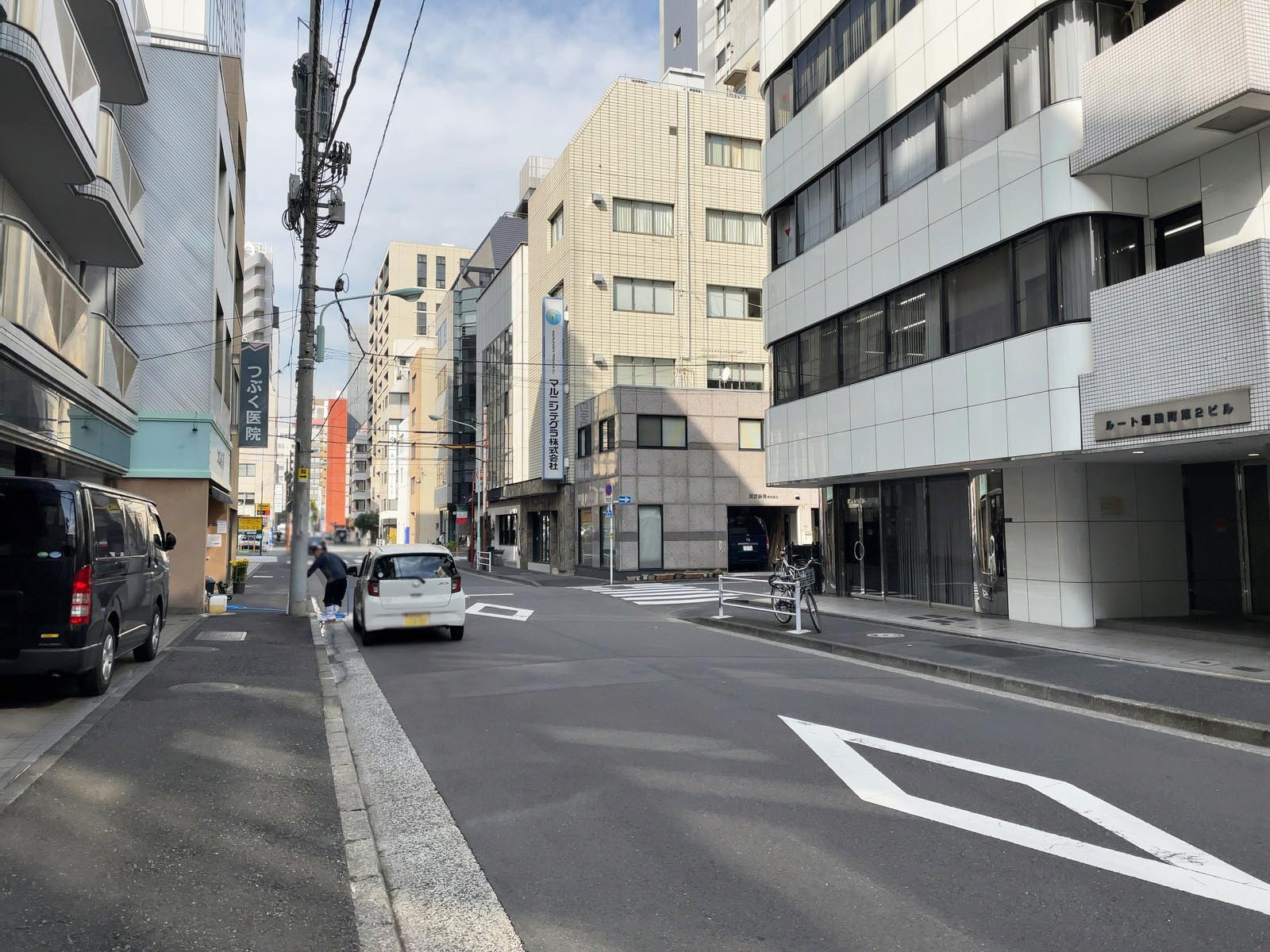茅場町K-1ビル前面の通り