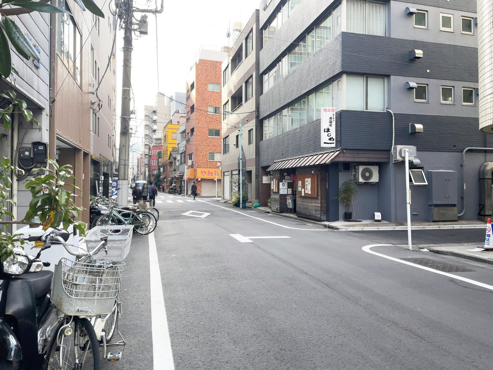 高梨ビル前面の通り