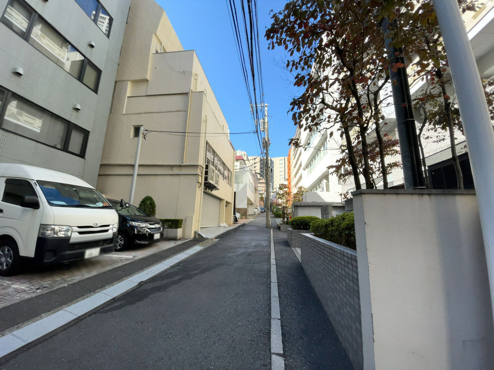 赤坂OSビル前面の通り