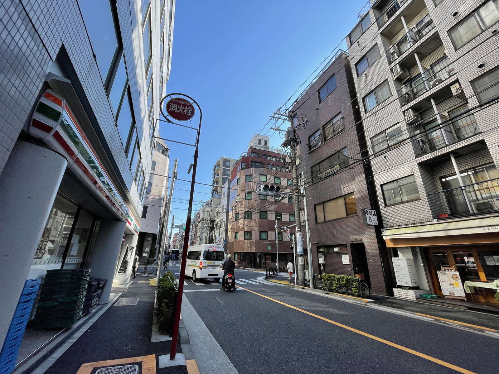 GSハイム御茶ノ水前面の通り