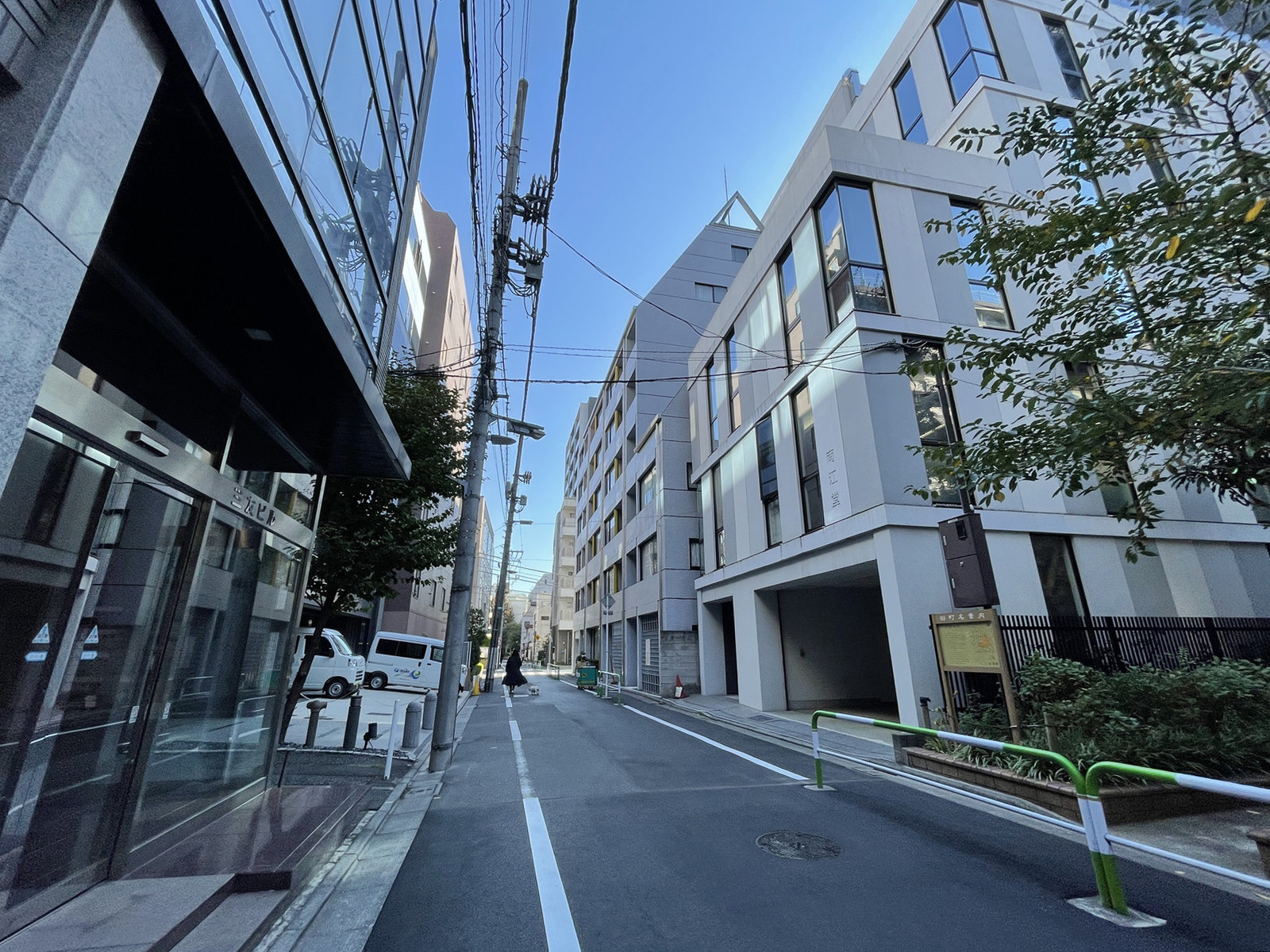 南江堂第2ビル前面の通り