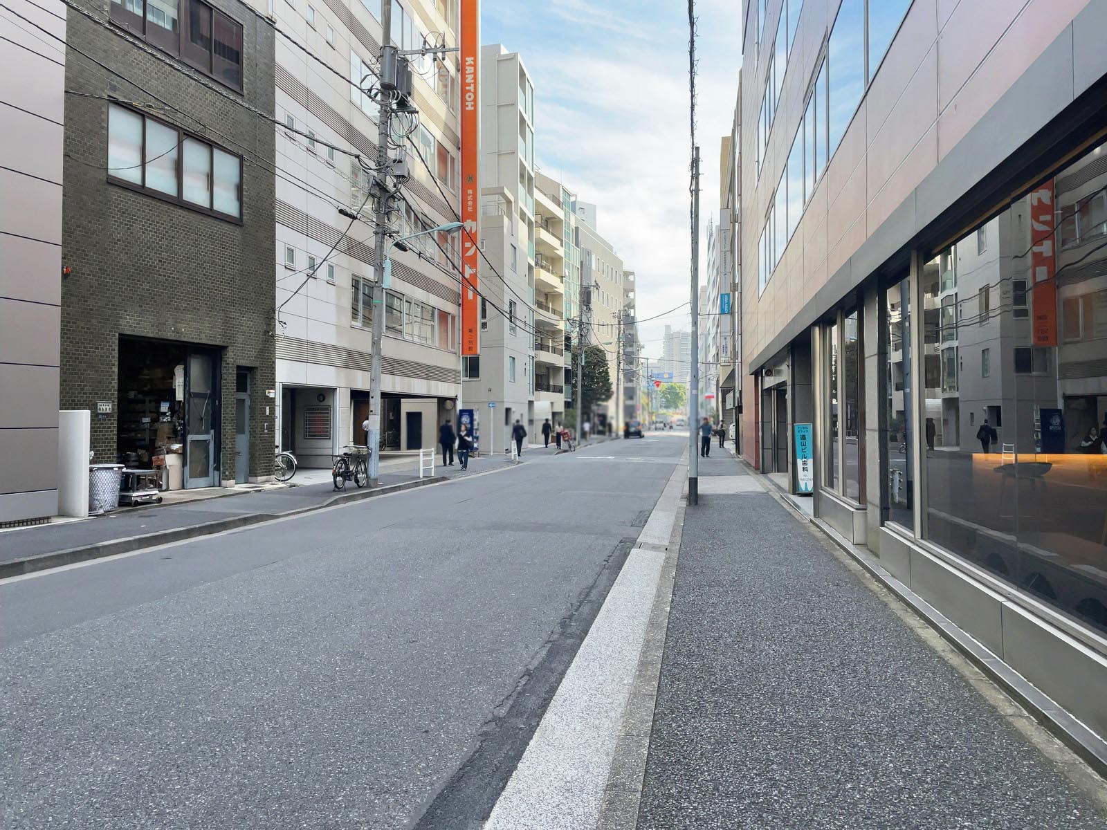 THE SHORE 日本橋茅場町前面の通り