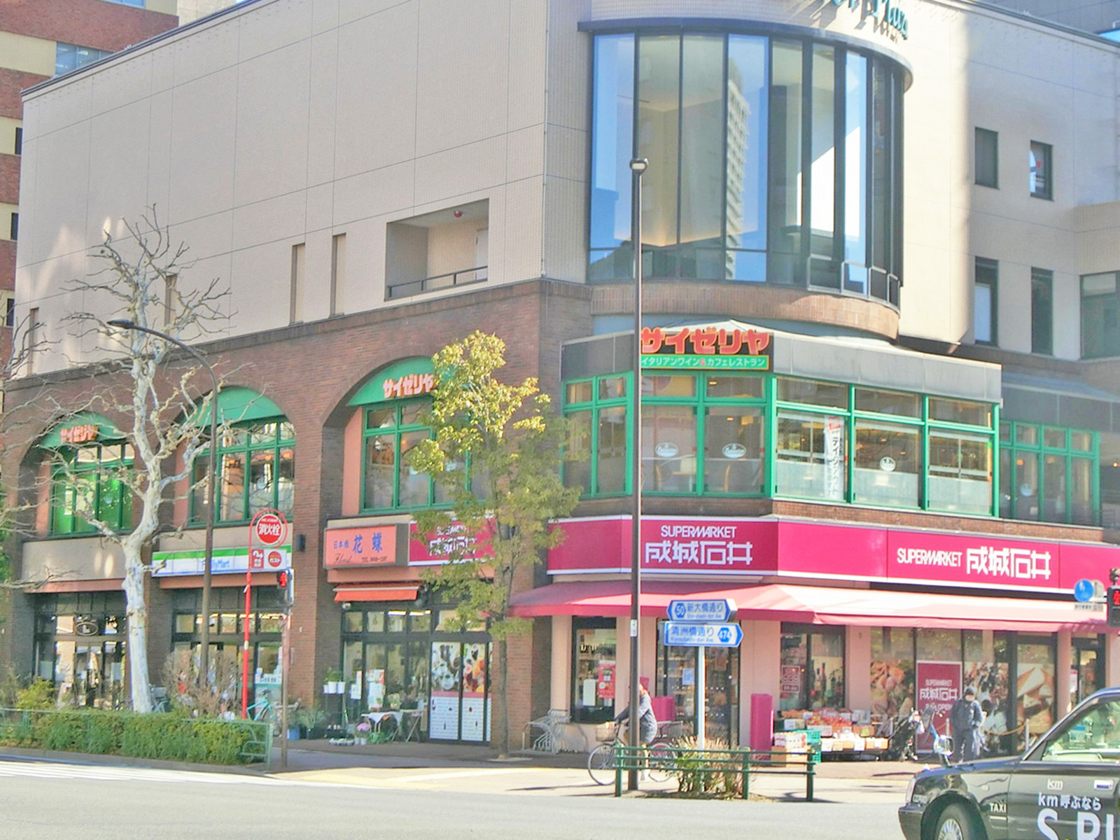 徒歩2分のサイゼリヤ 日本橋浜町店