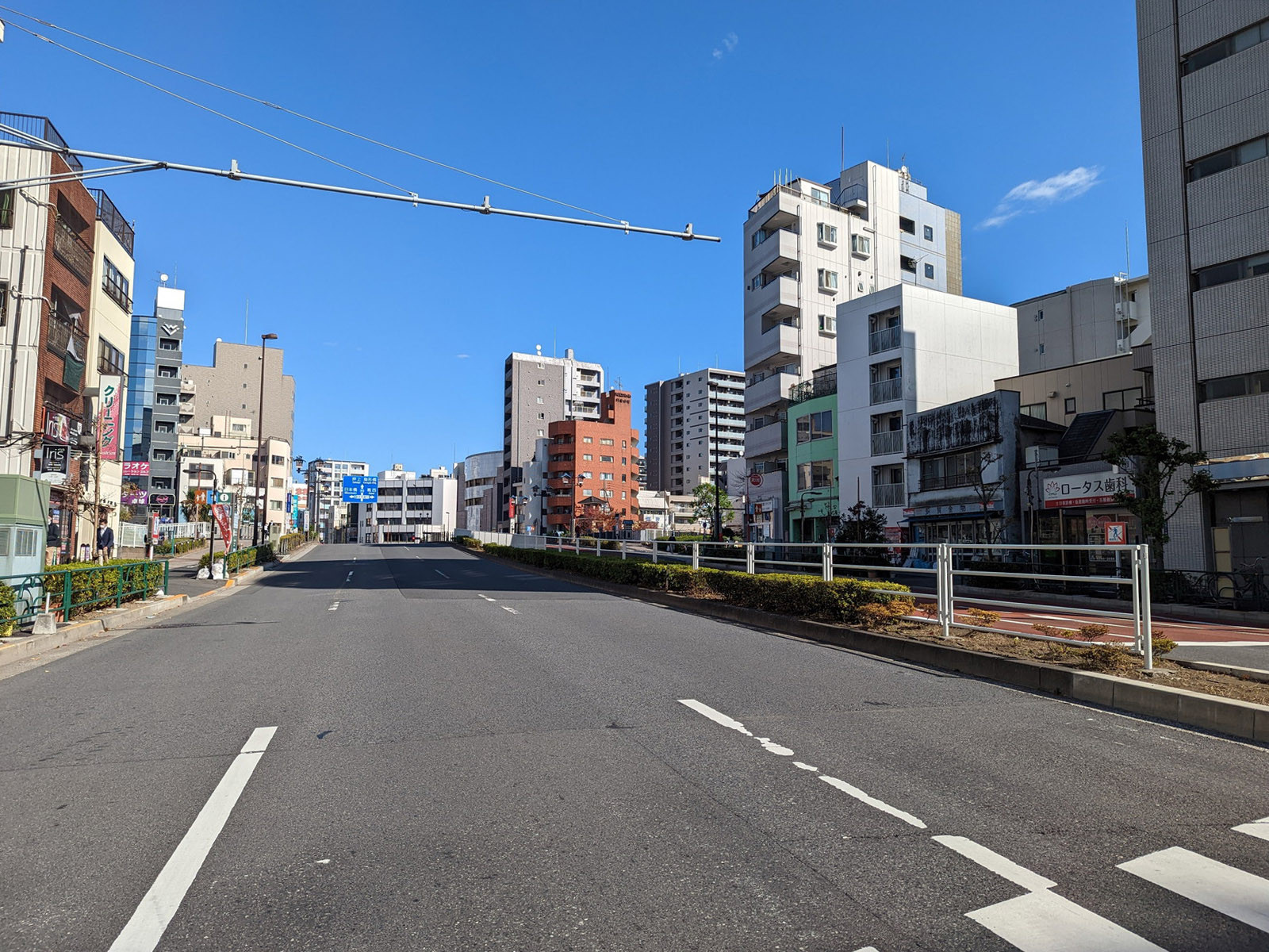 KDX門前仲町ビル前面の清澄通り