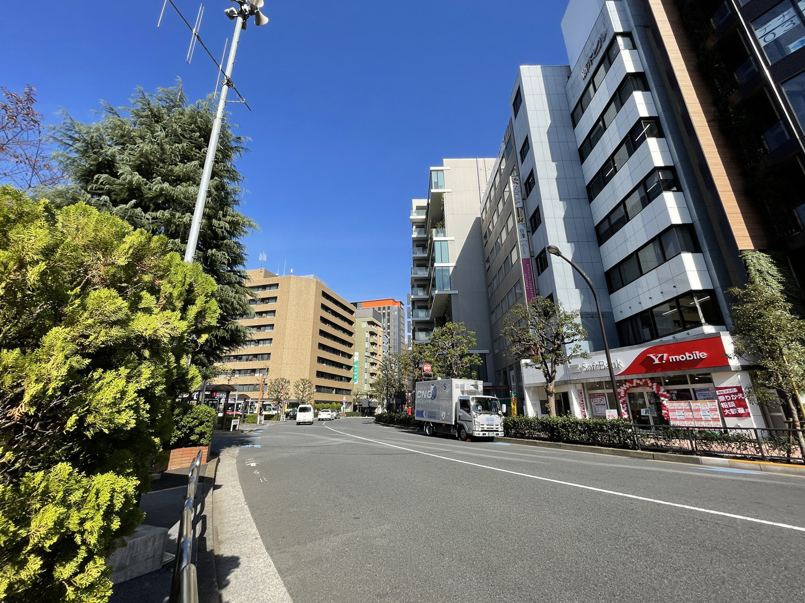 新木ビル前面の通り