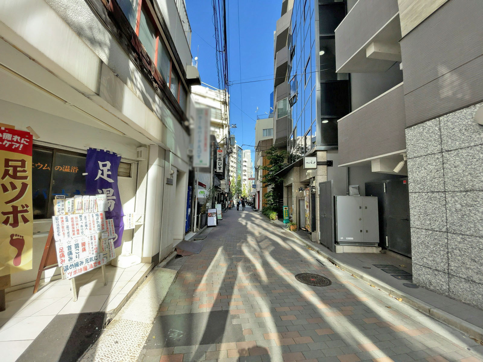 ジョワレ恵比寿前面の通り