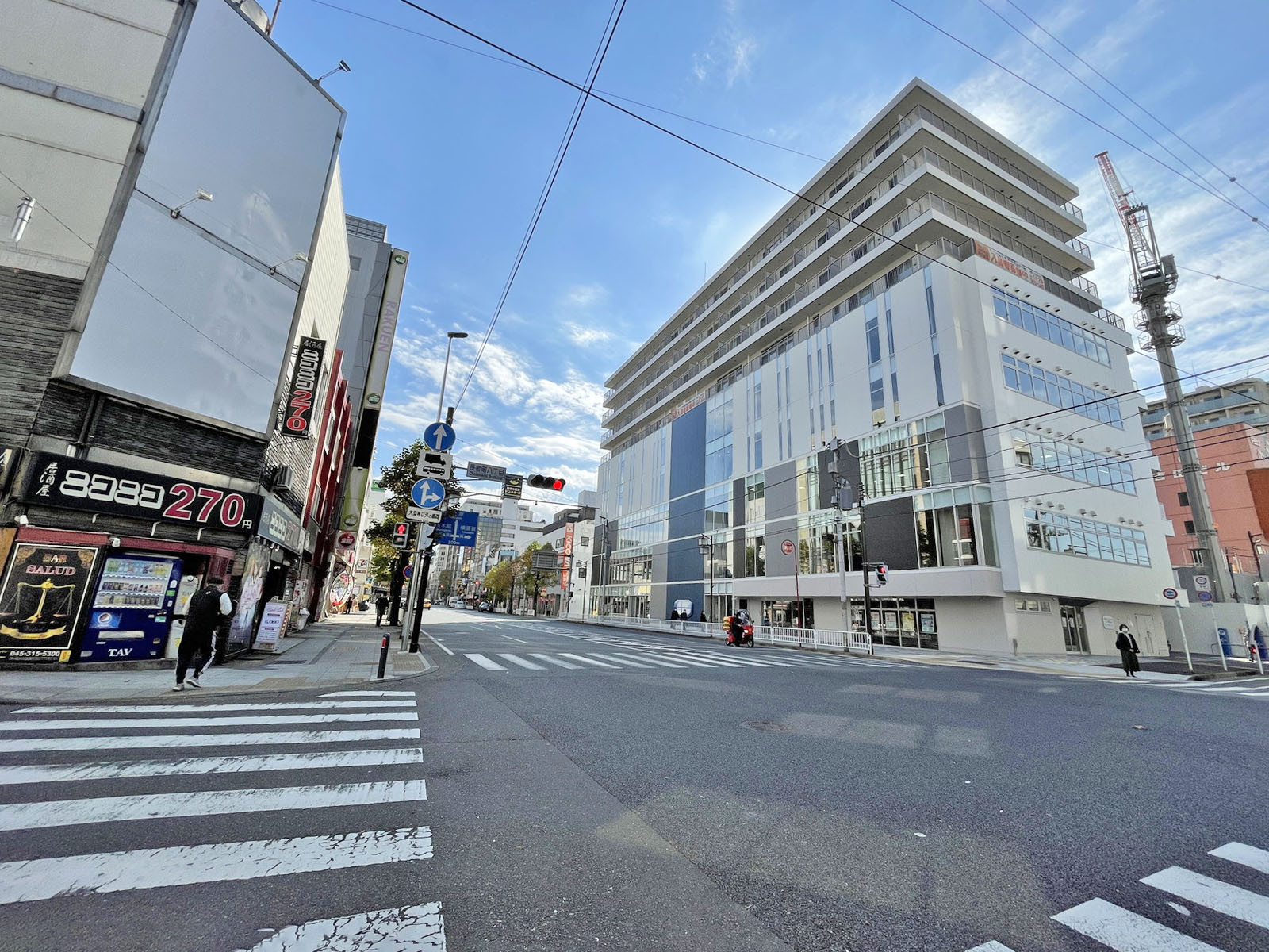 PLATS関内長者町ビル前面の通り