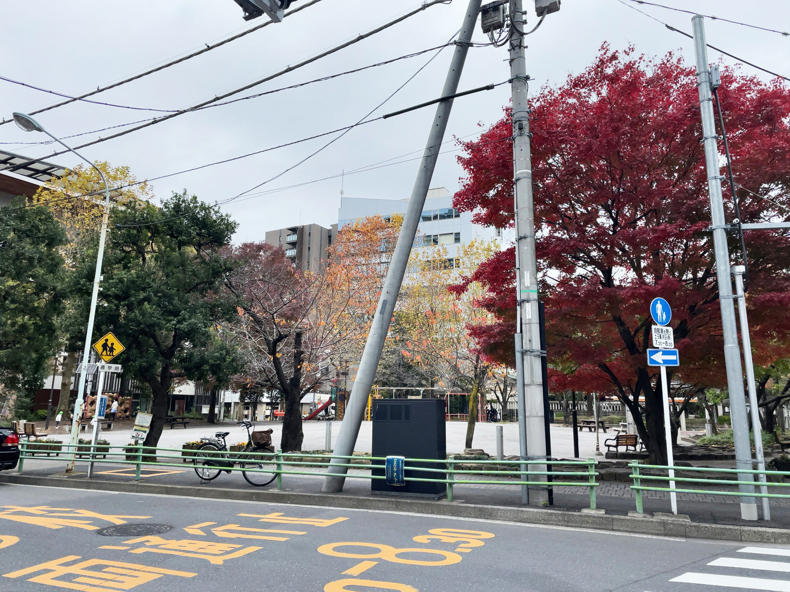 近くの鉄砲洲児童公園