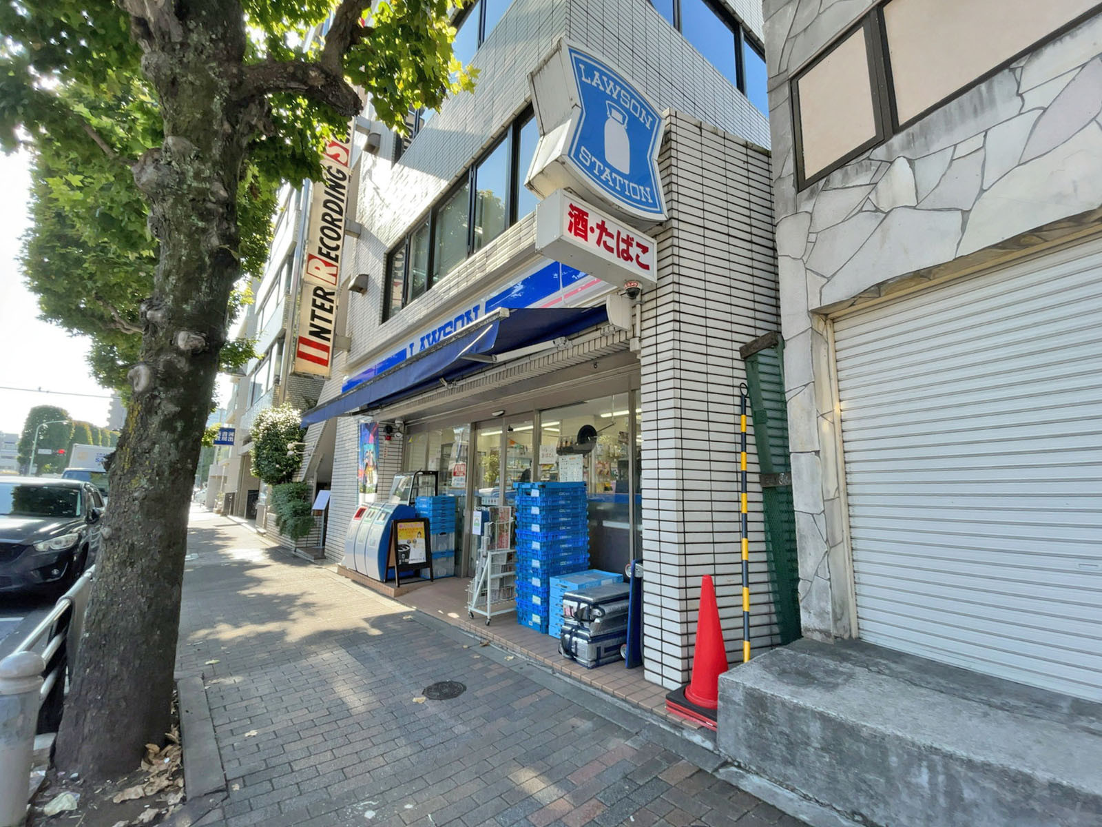 徒歩3分のローソン 千駄ヶ谷二丁目店