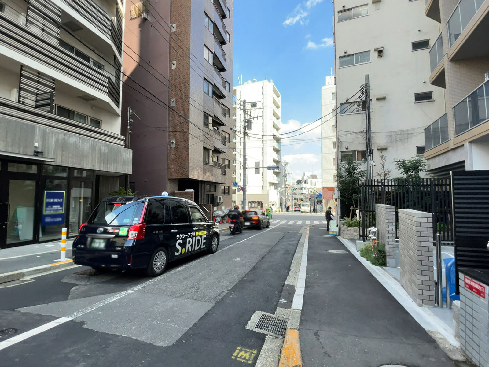小高ビル前面の通り