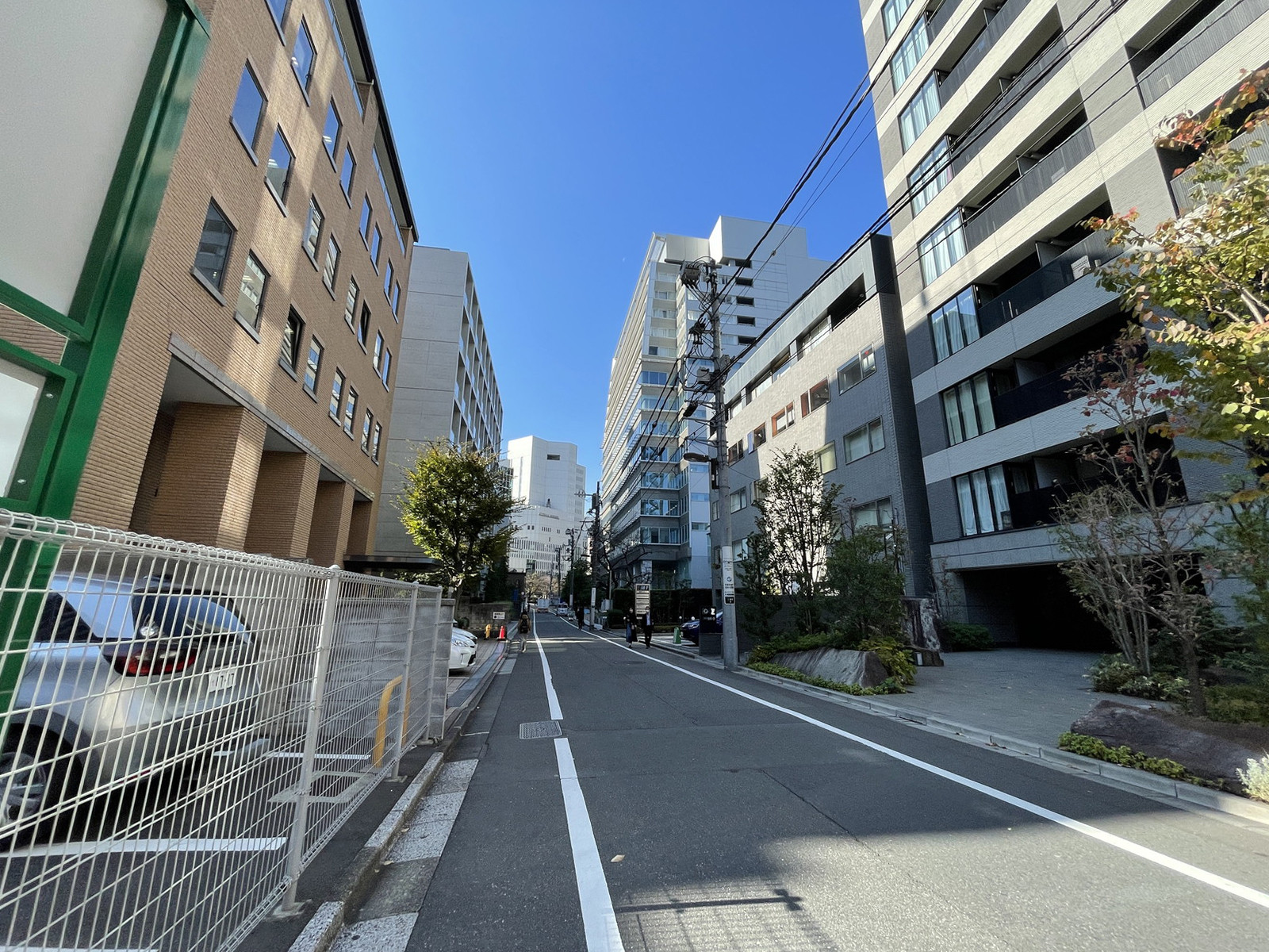 二番町平和ビル前面の通り