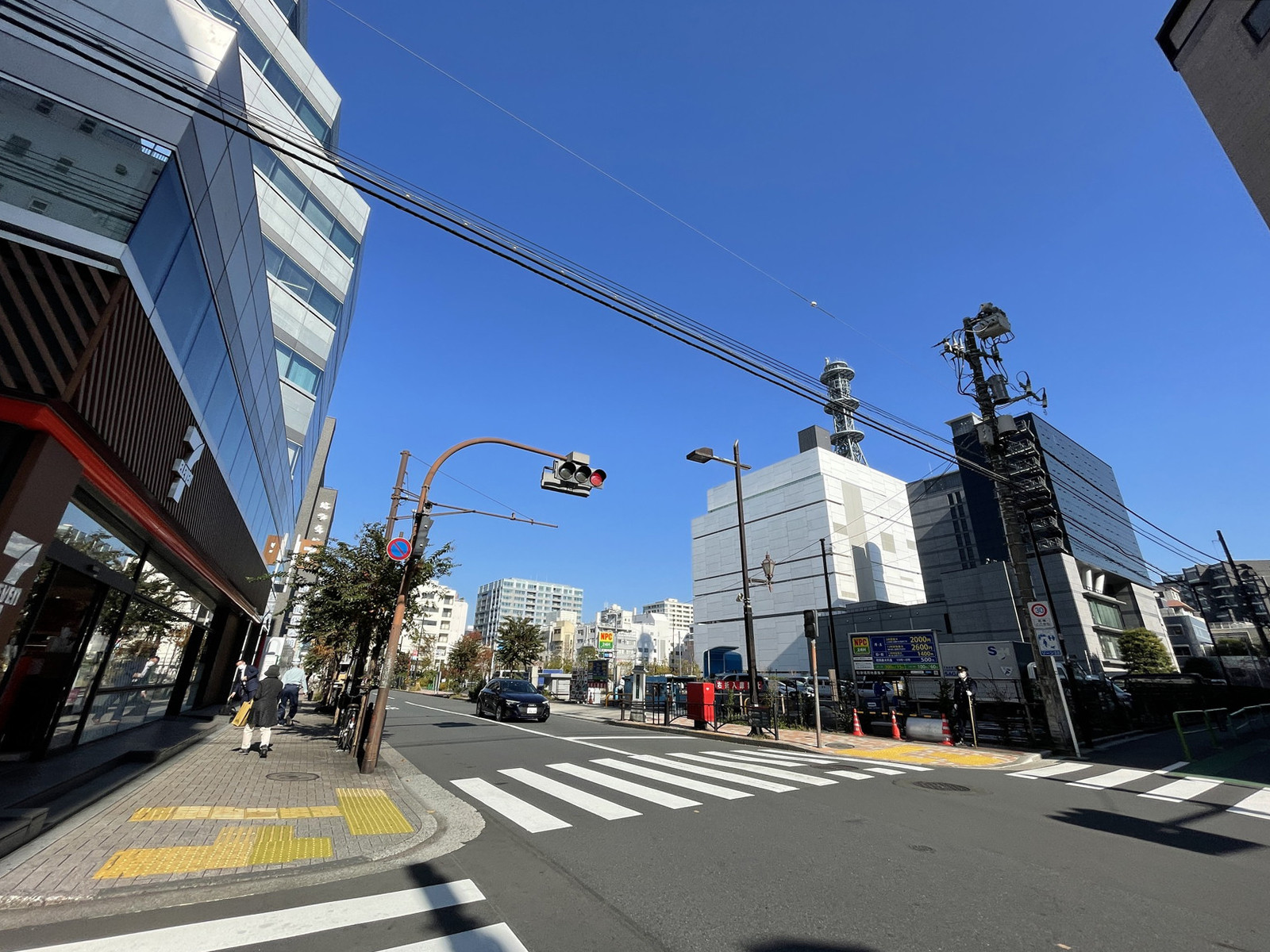付近の日本テレビ通り