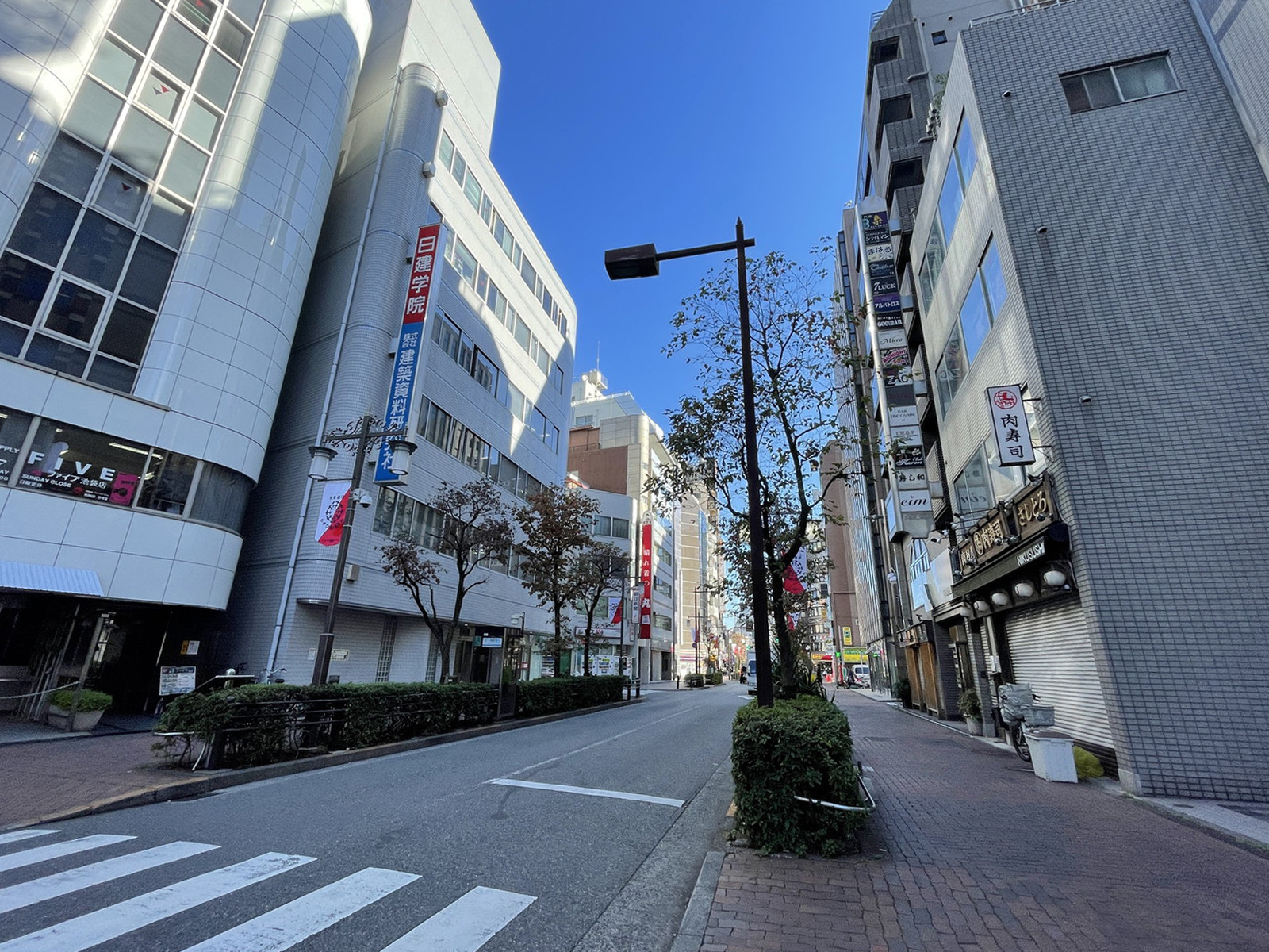 付近のトキワ通り