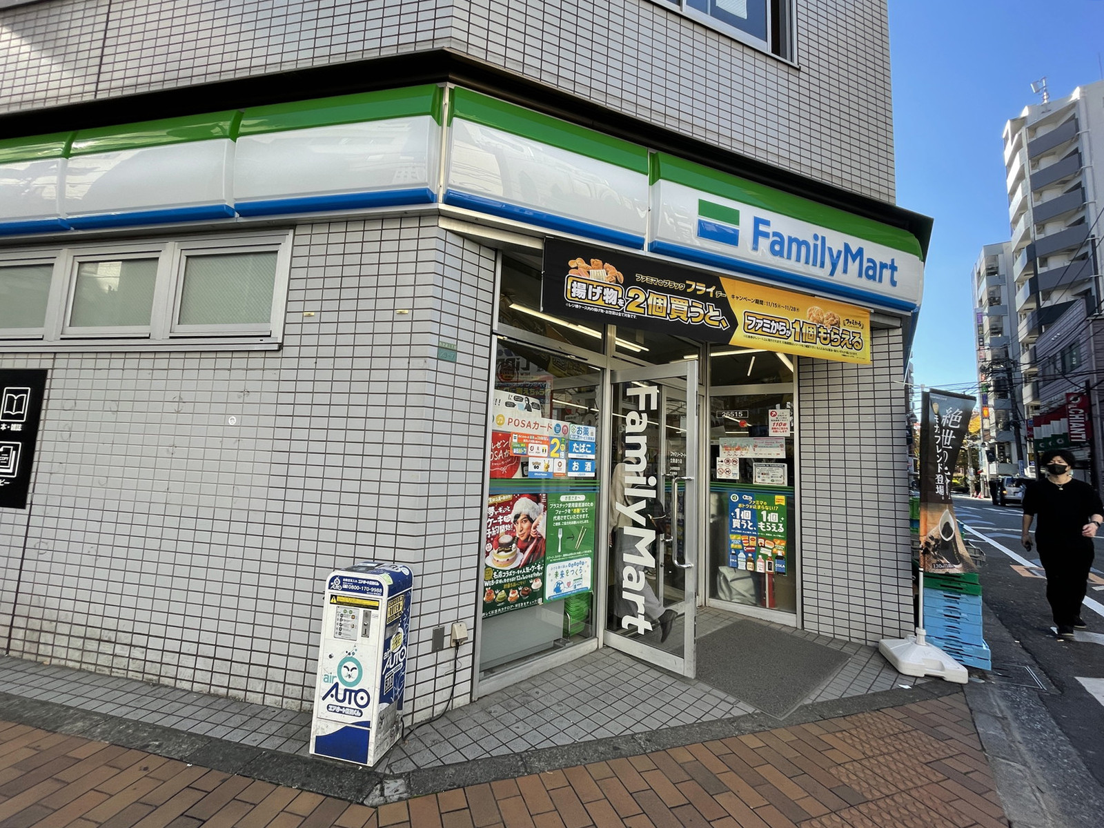 徒歩1分のファミリーマート立教通り店