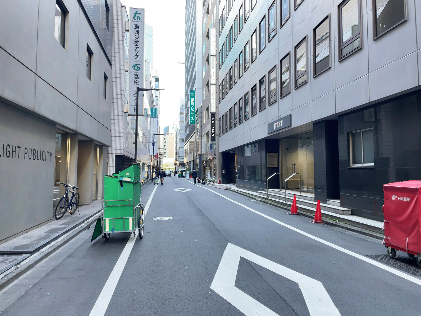 第一銀座ビル前面の中京429号