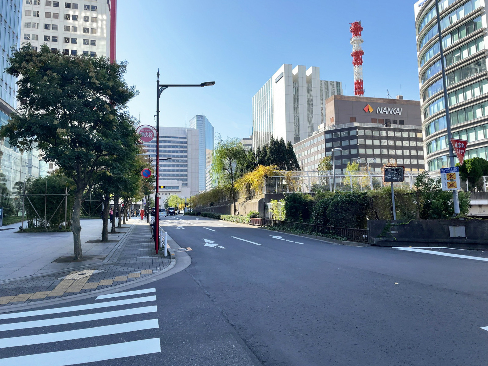 築地松竹ビル前面の晴海通り