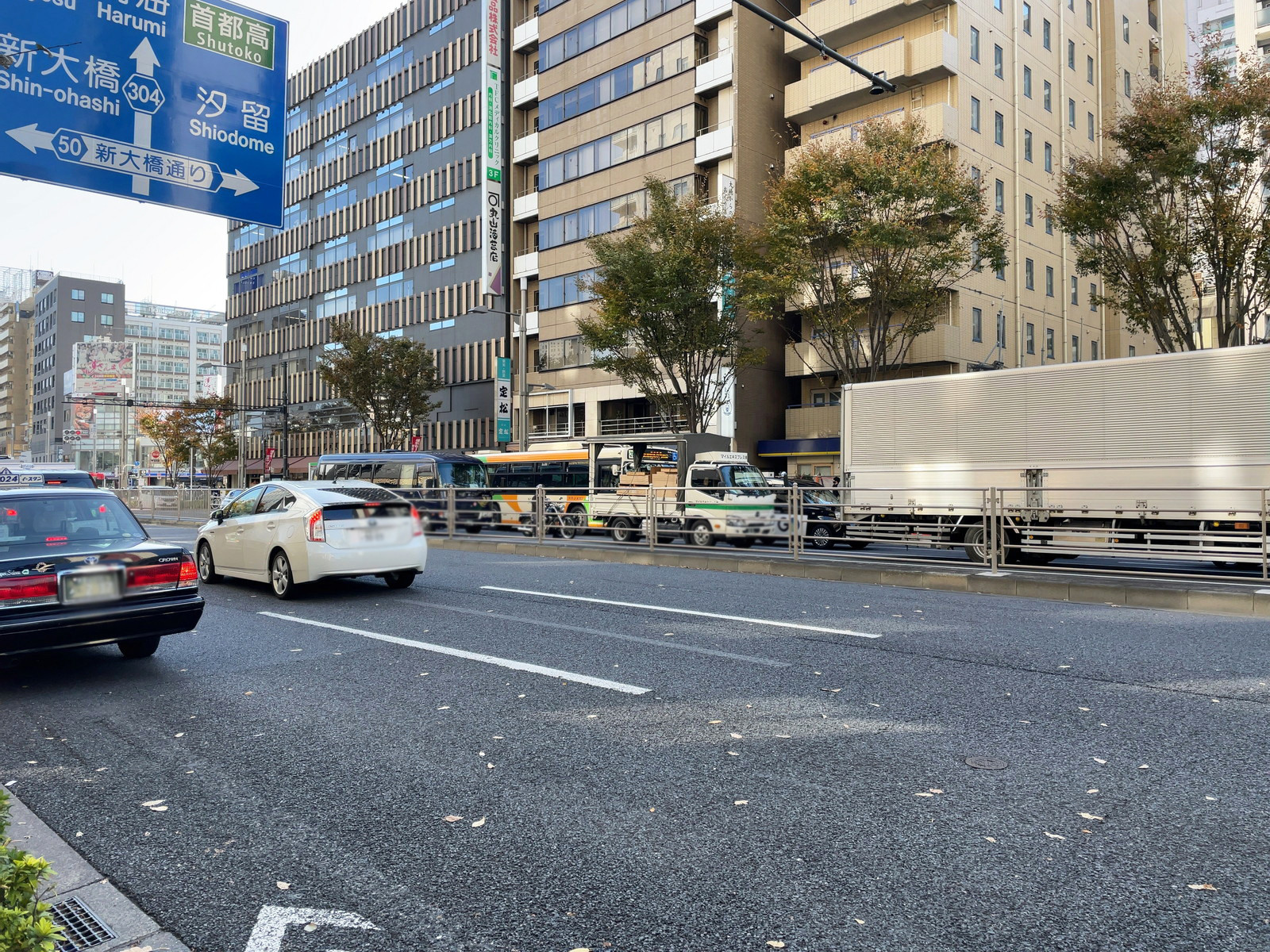 NBF東銀座スクエア前面の晴海通り