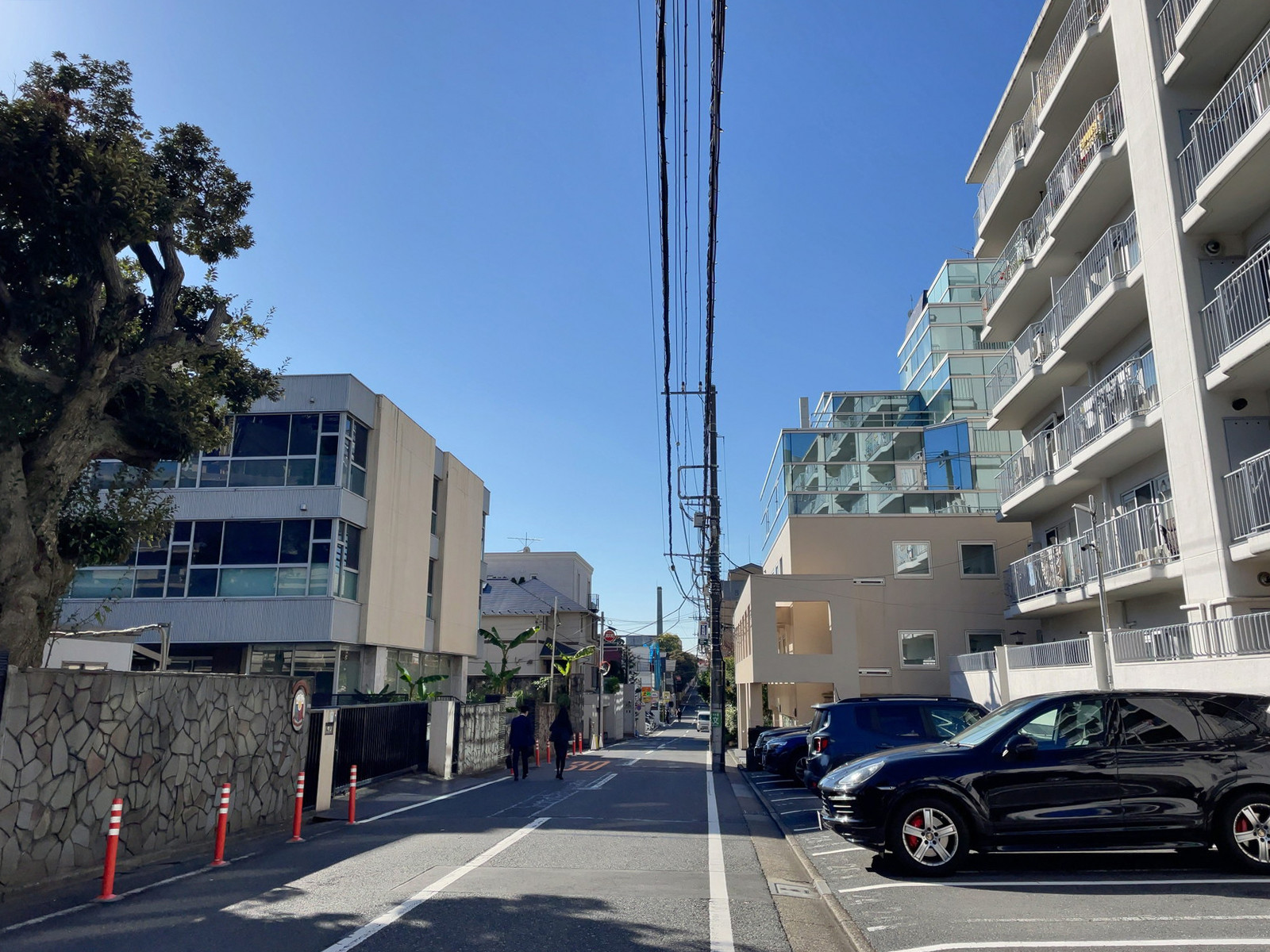 周辺は閑静なエリア