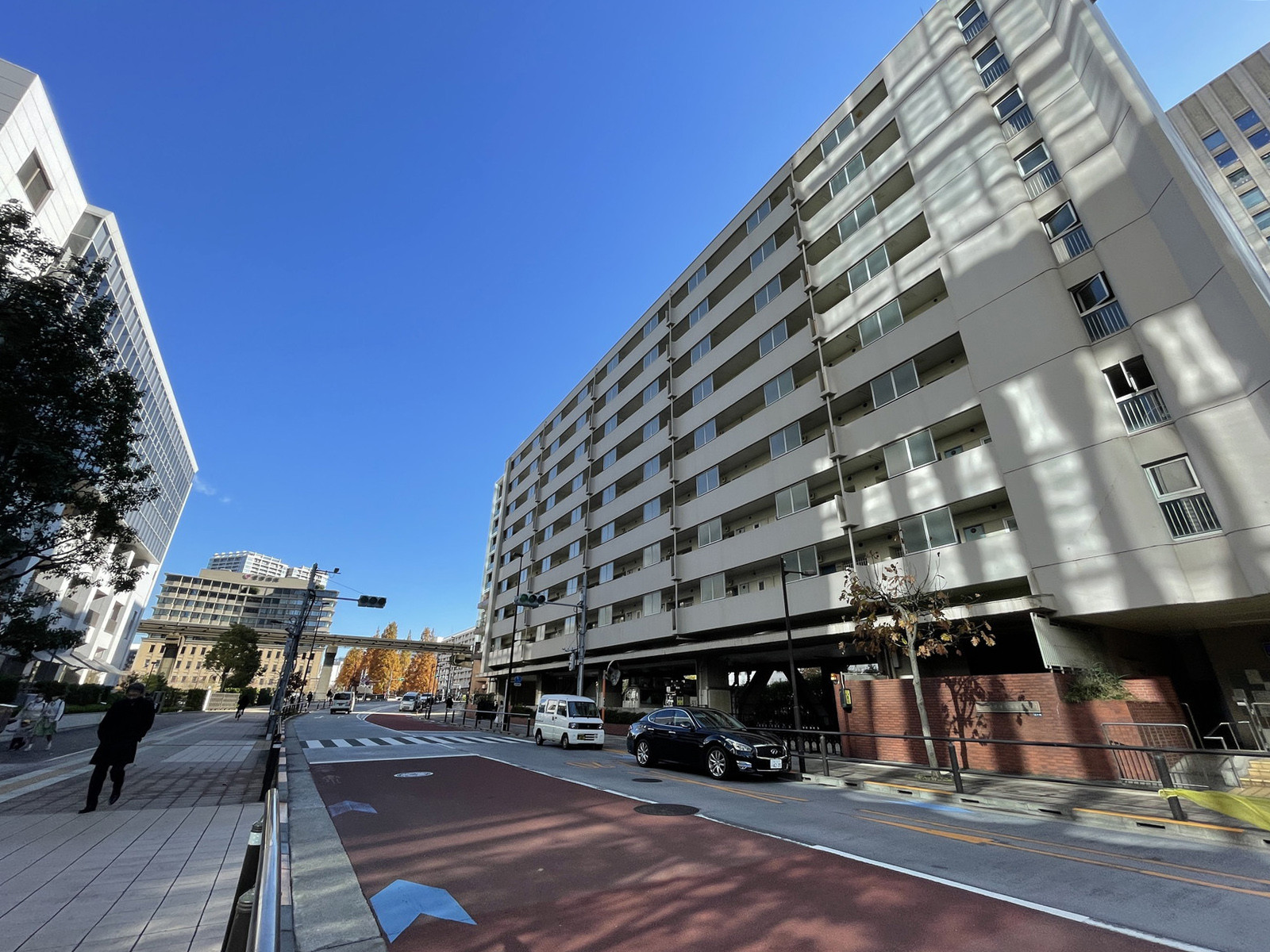 msb Tamachi 田町ステーションタワーS前面の通り