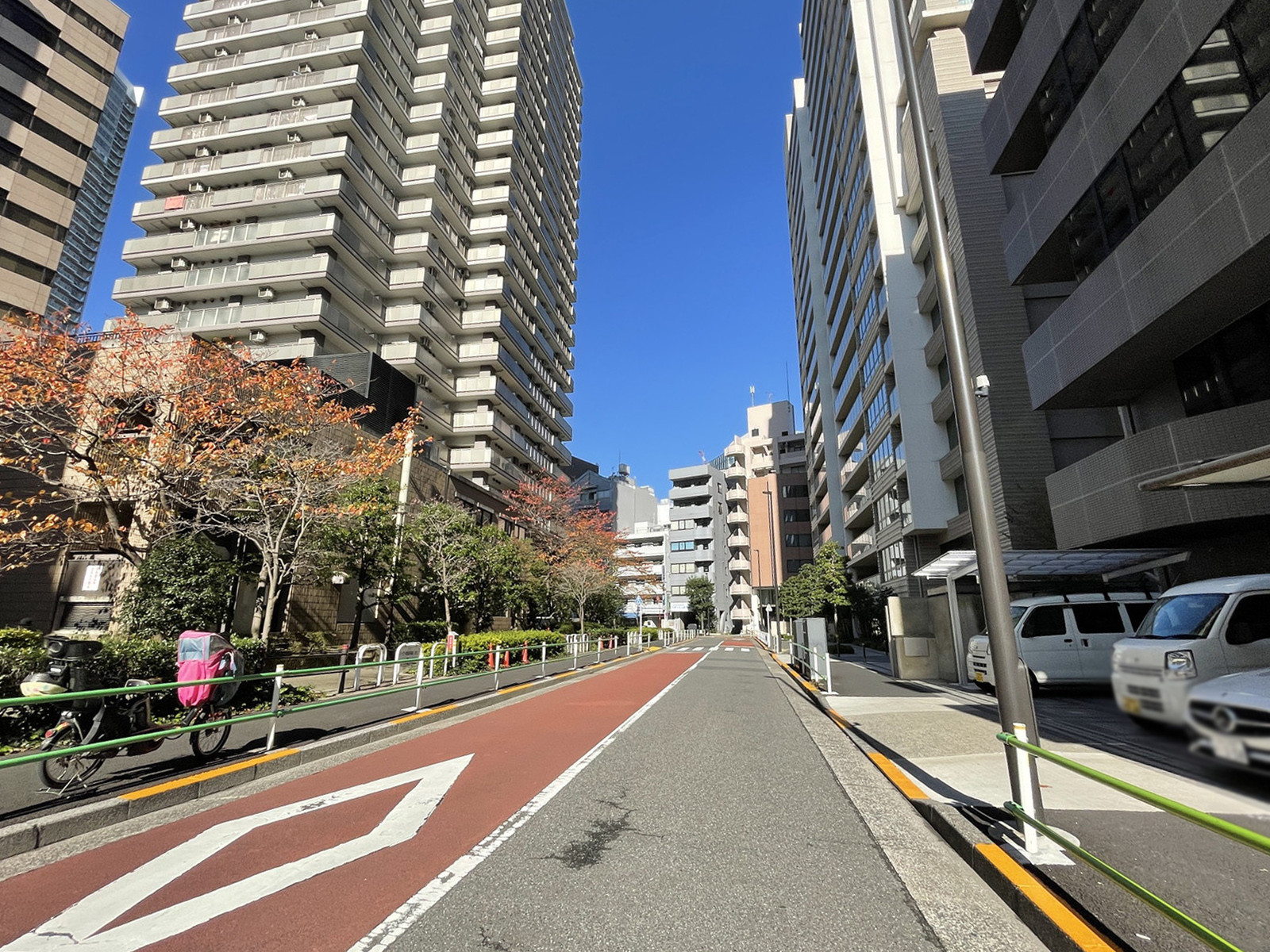 坂野ビル前面の通り