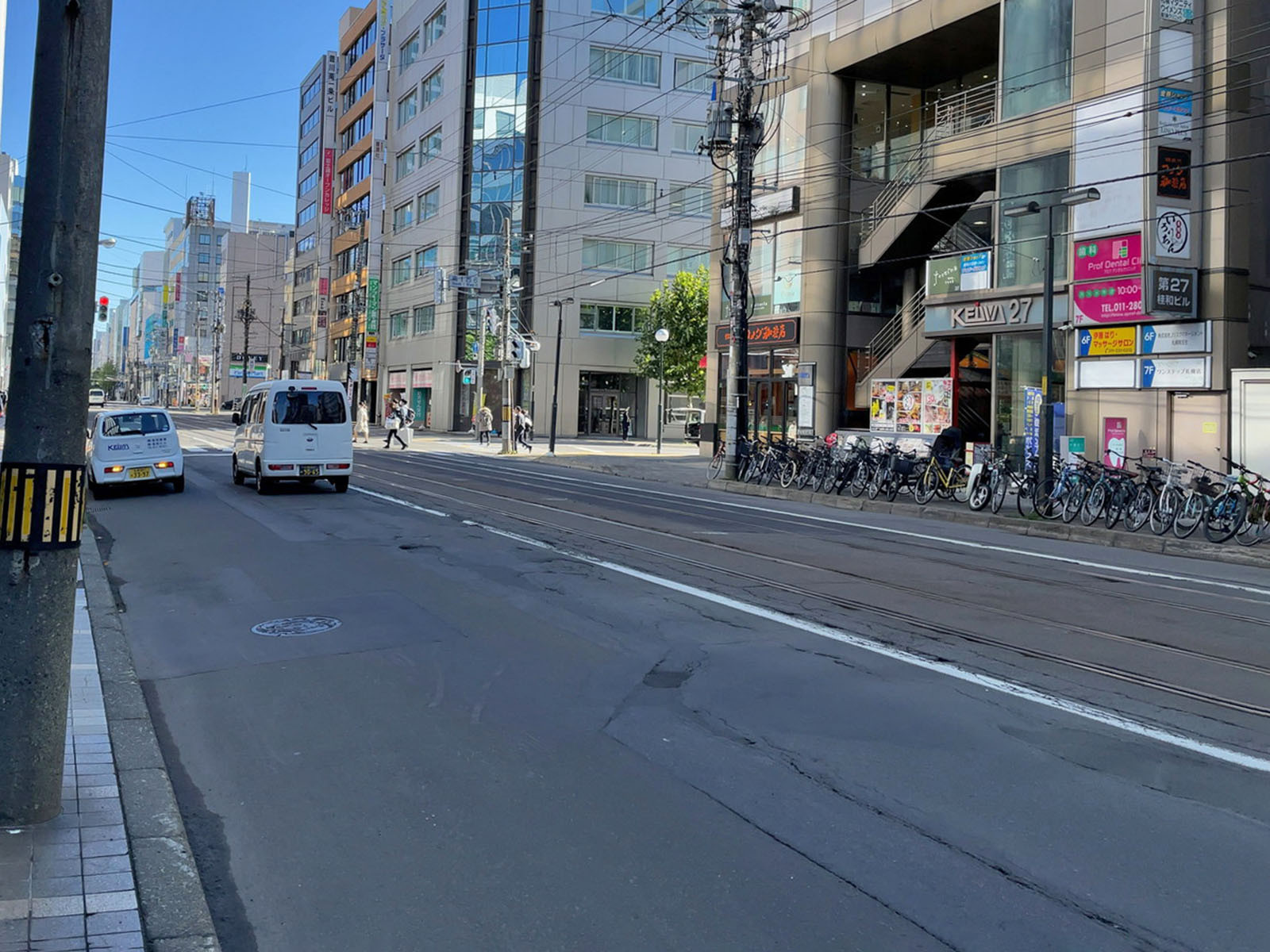 札幌あおばビル前面の通り