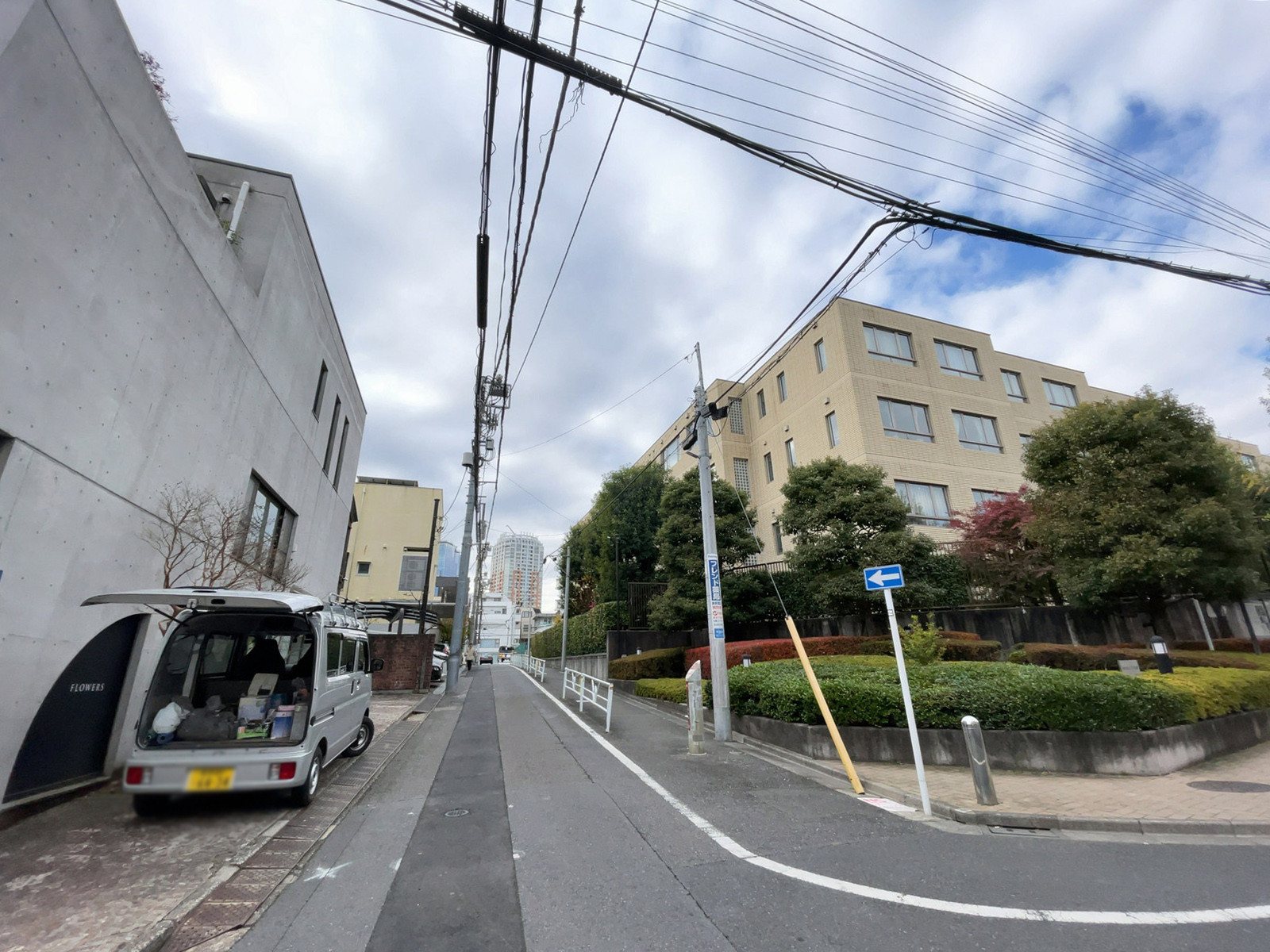周辺は落ち着いたエリア